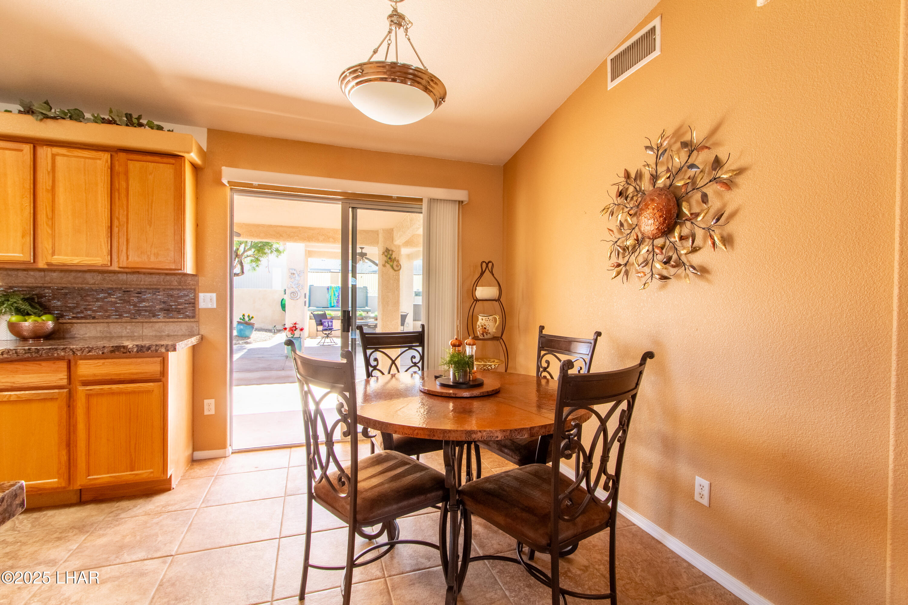 3528 Bluegrass Dr