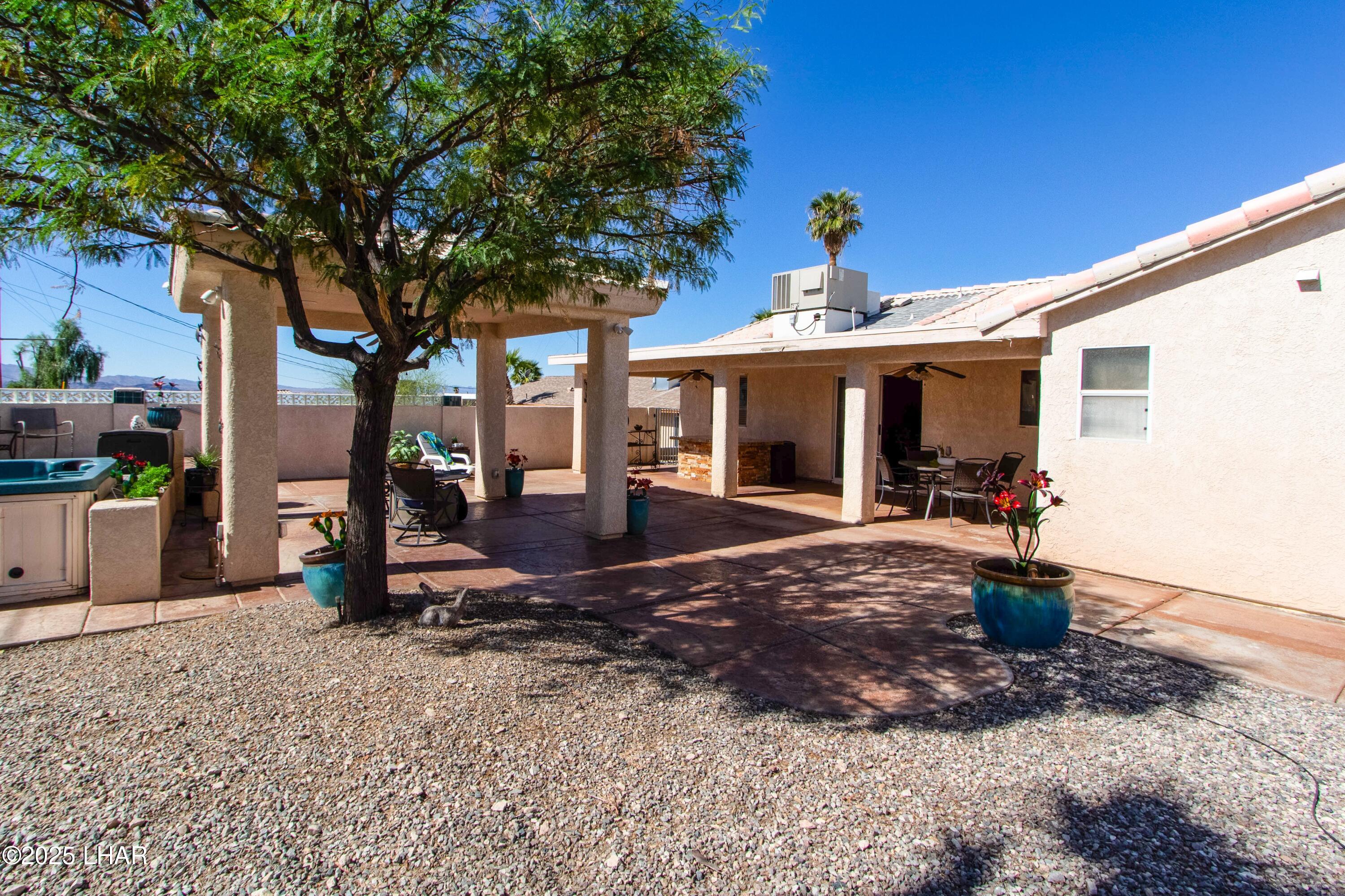 3528 Bluegrass Dr