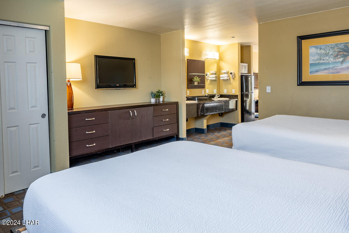 1000 McCulloch Blvd N #545