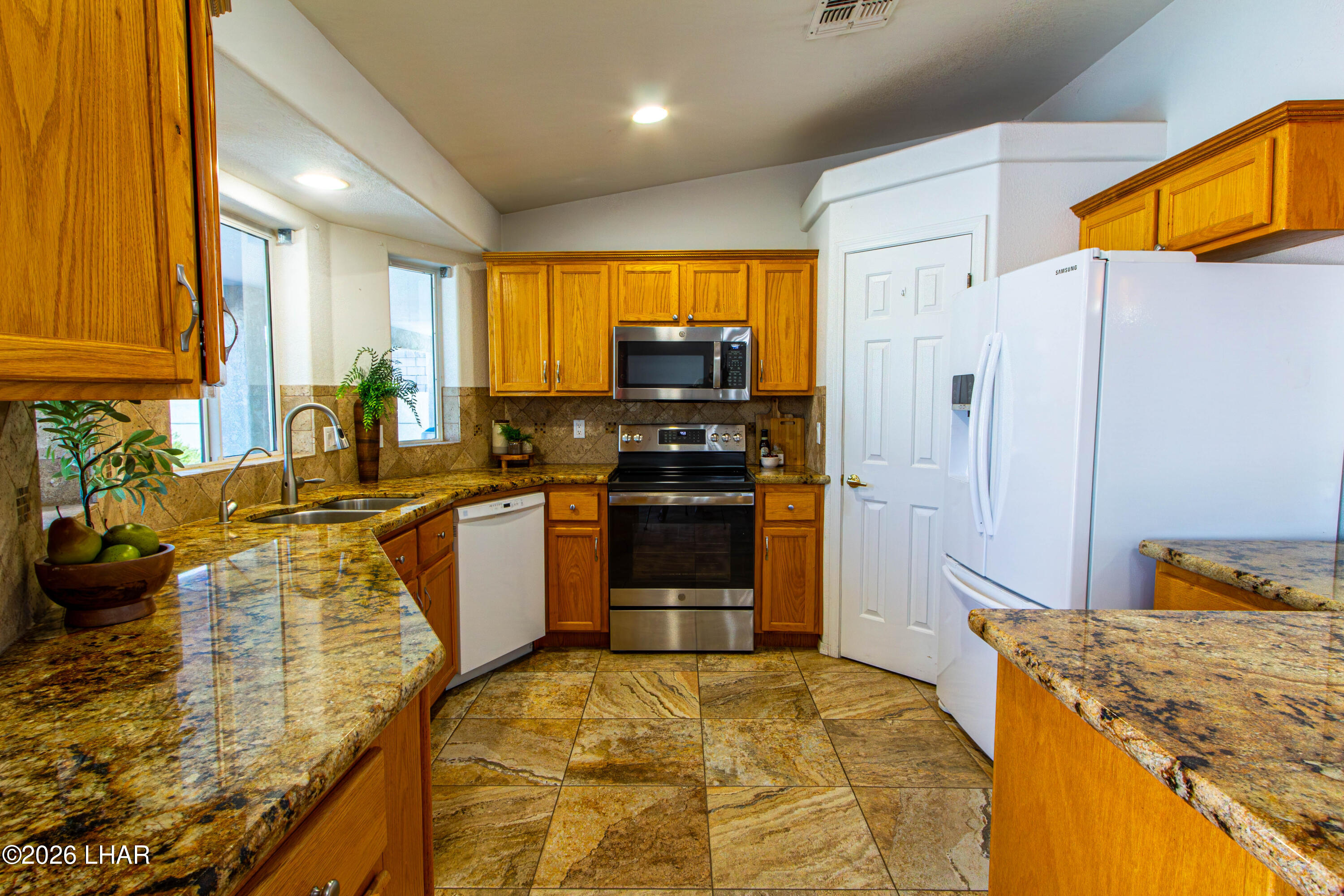 2975 Caravelle Dr