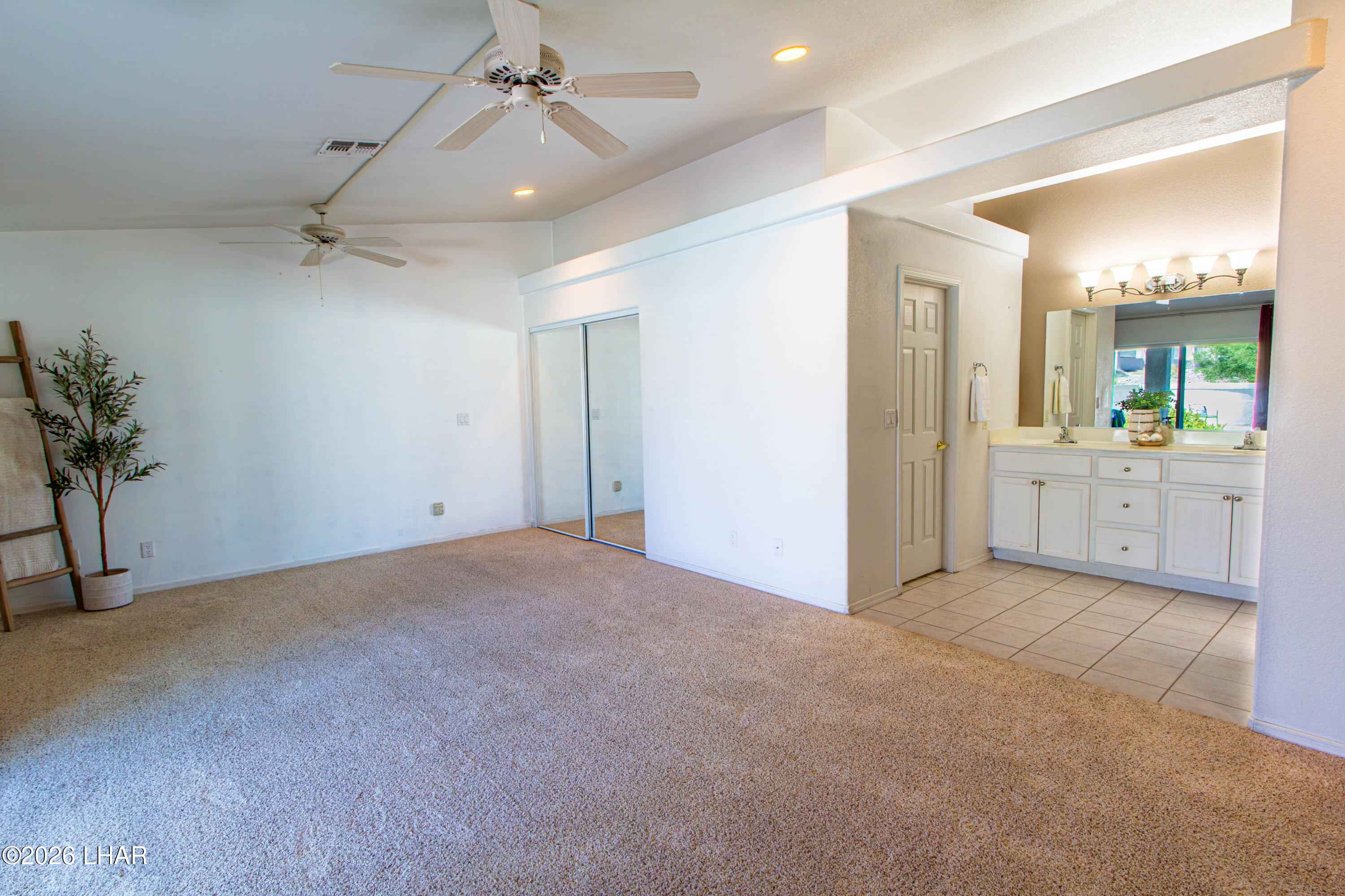 2975 Caravelle Dr