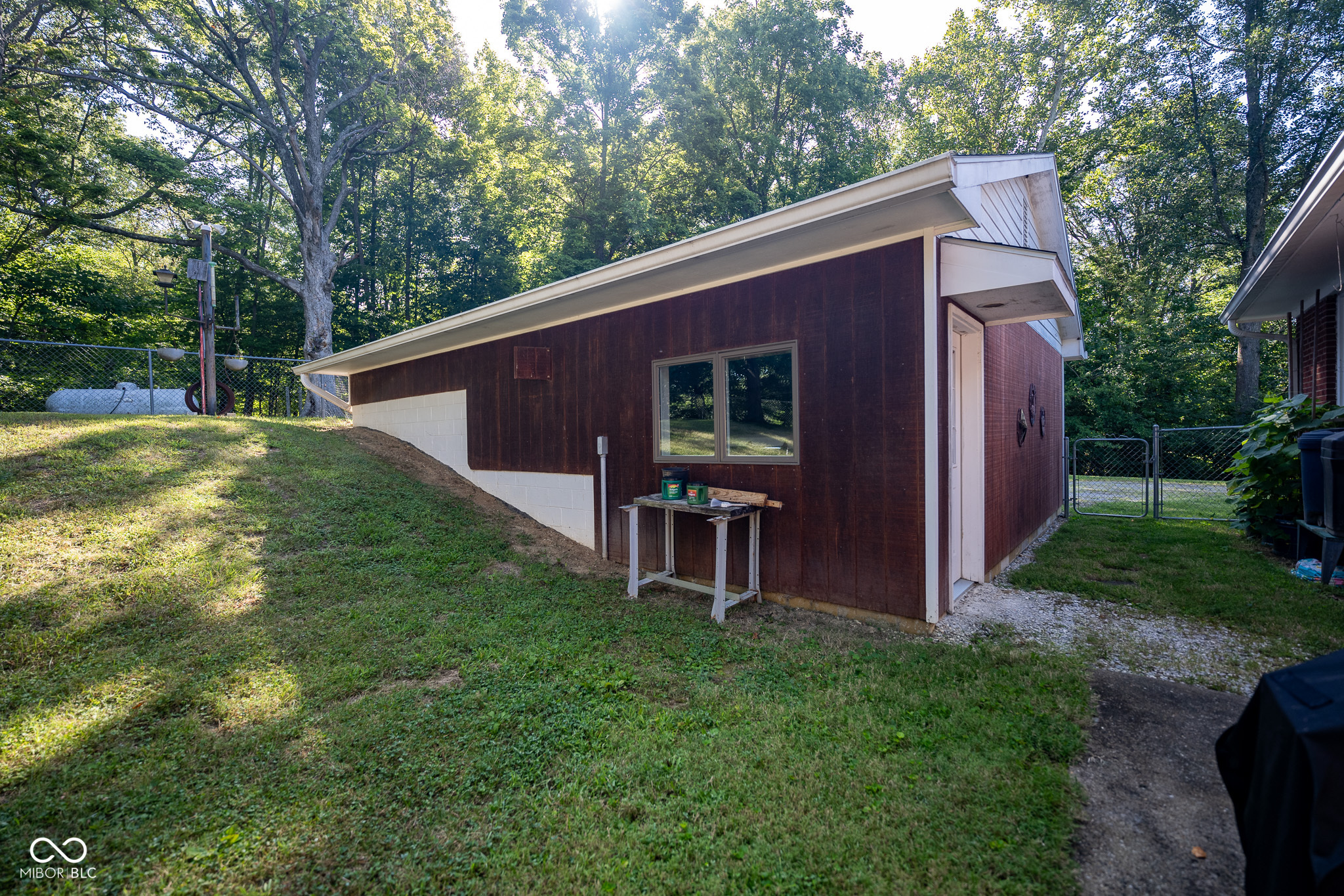 669 S County Road 525 E