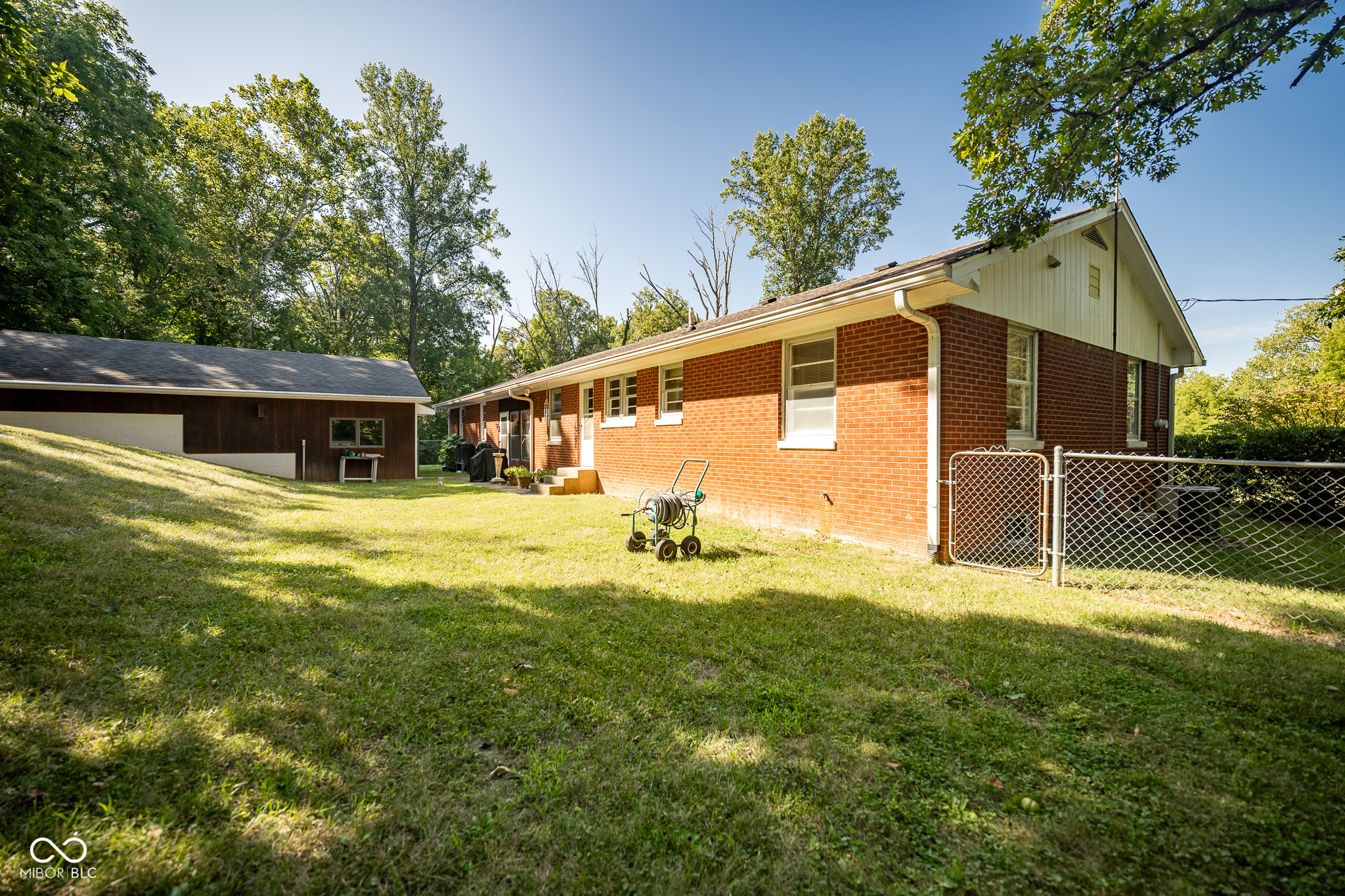 669 S County Road 525 E