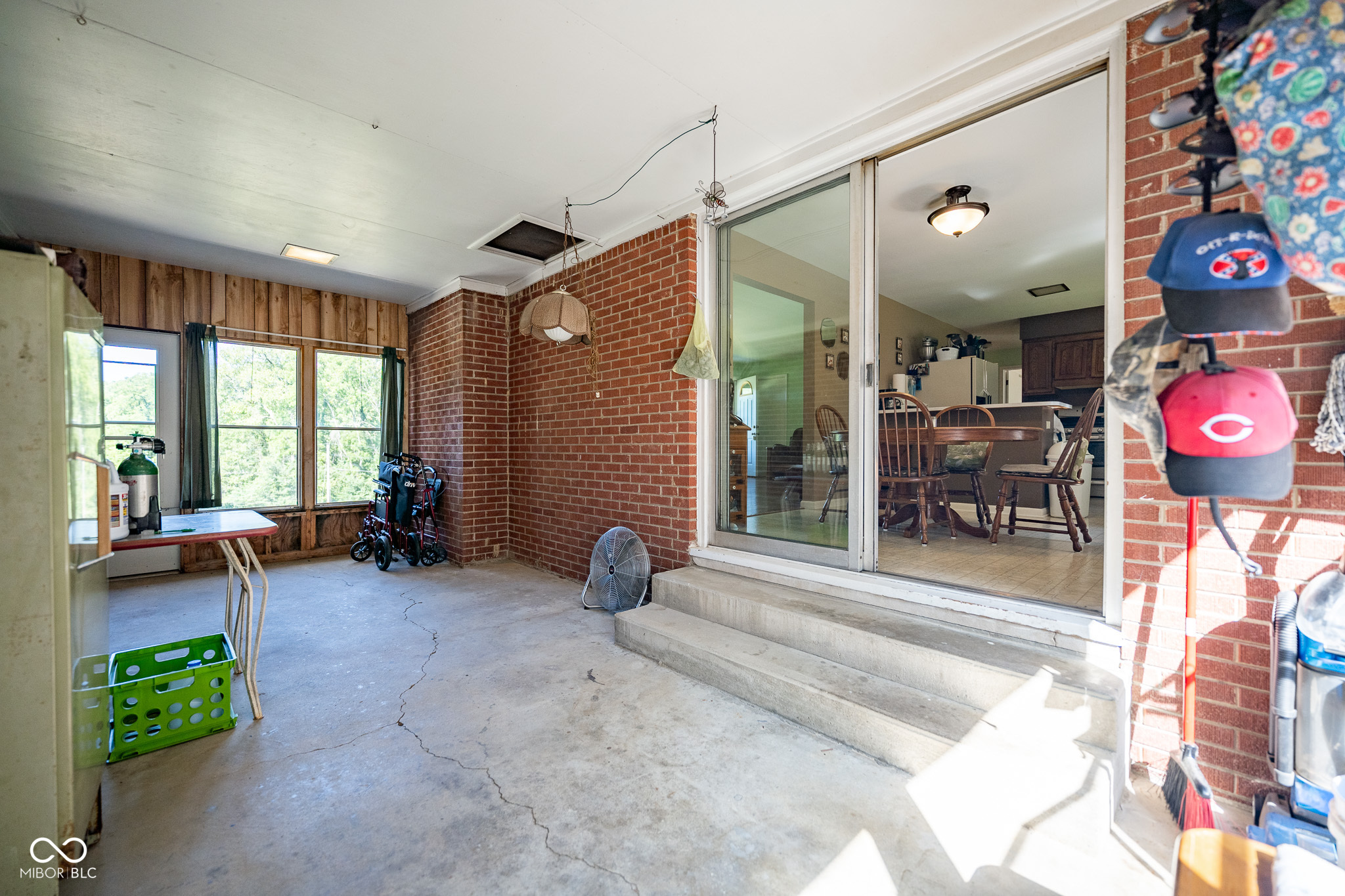 669 S County Road 525 E