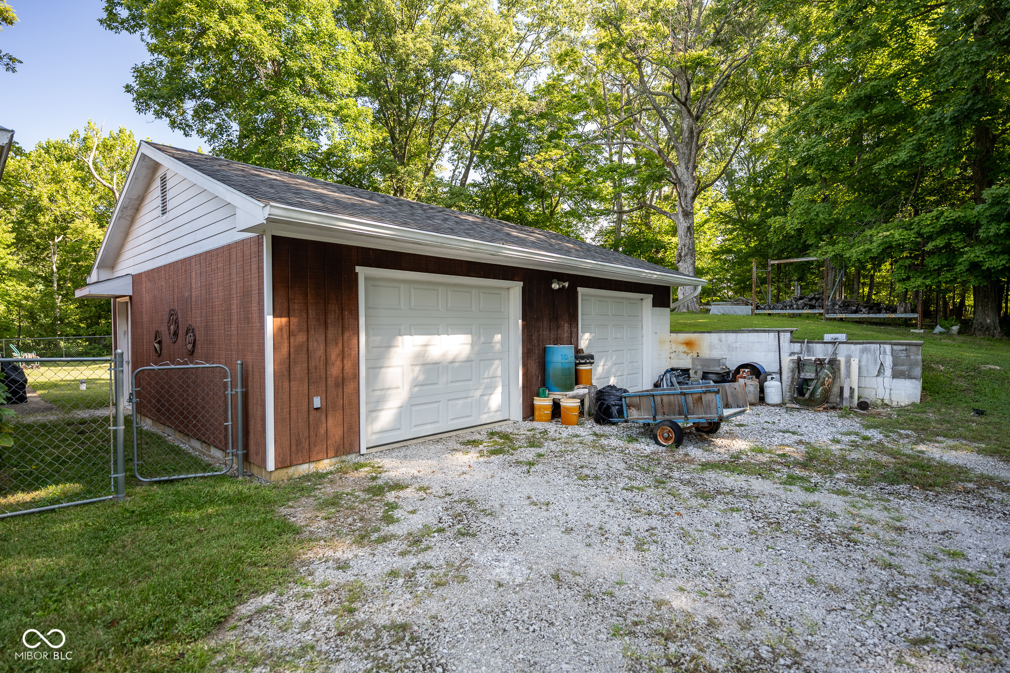 669 S County Road 525 E
