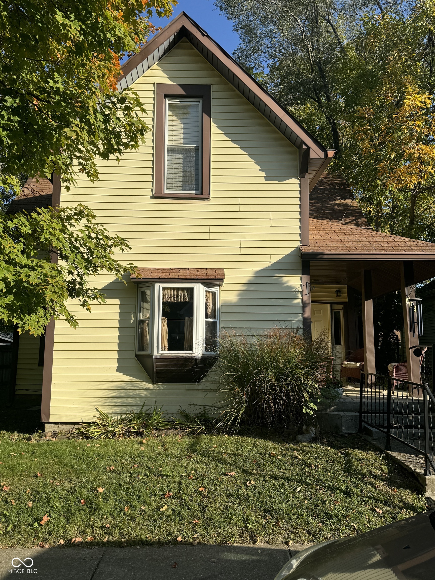 462 W Broadway Street