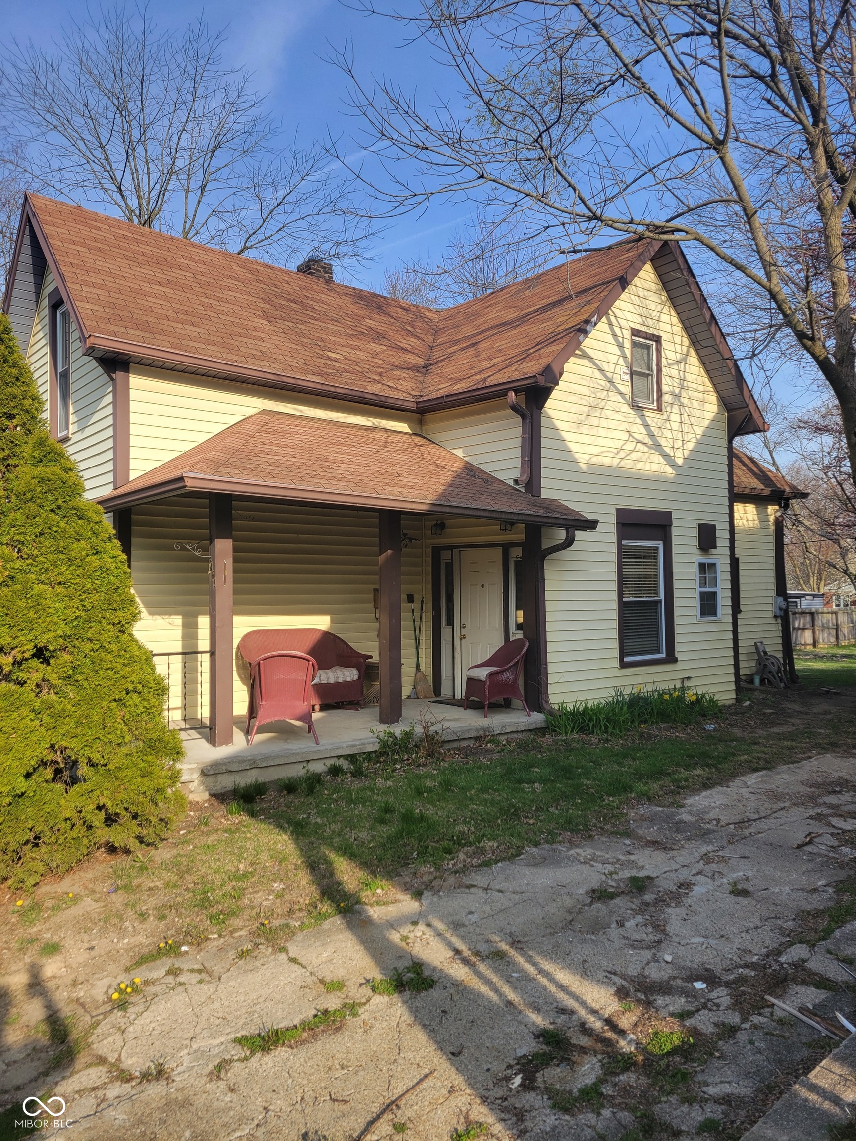 462 W Broadway Street