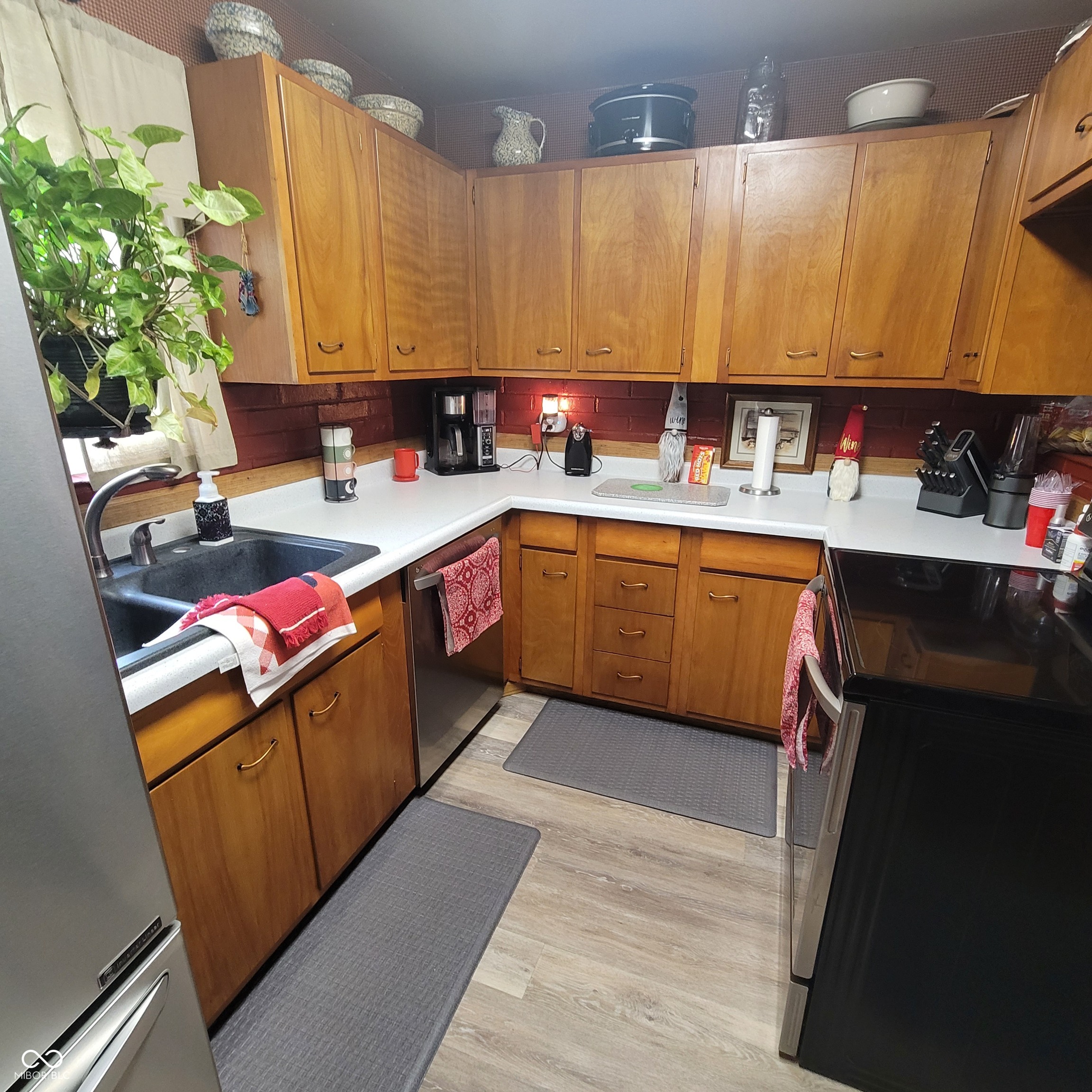 33 Sunset Drive