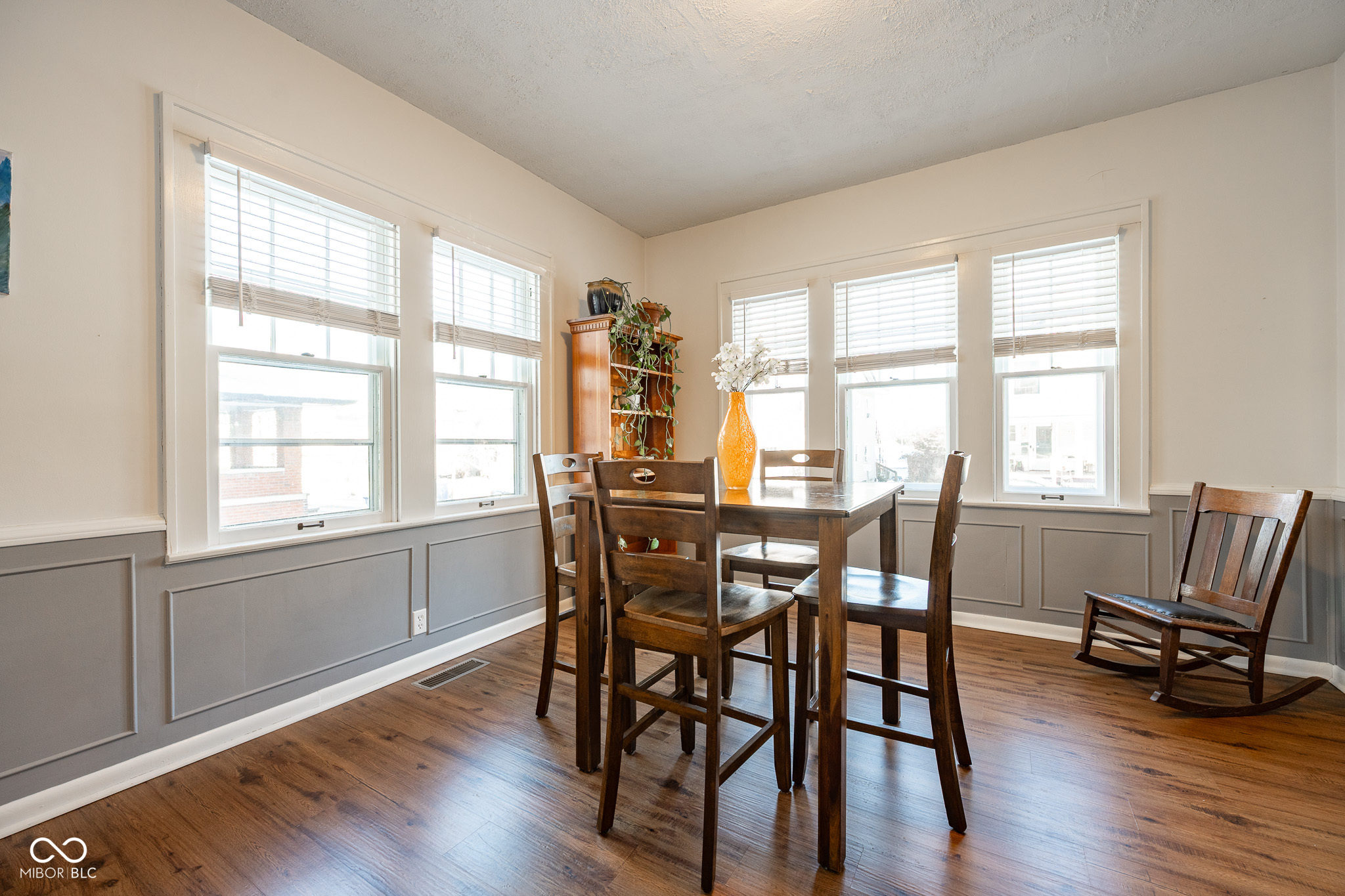 412 E Walnut Street