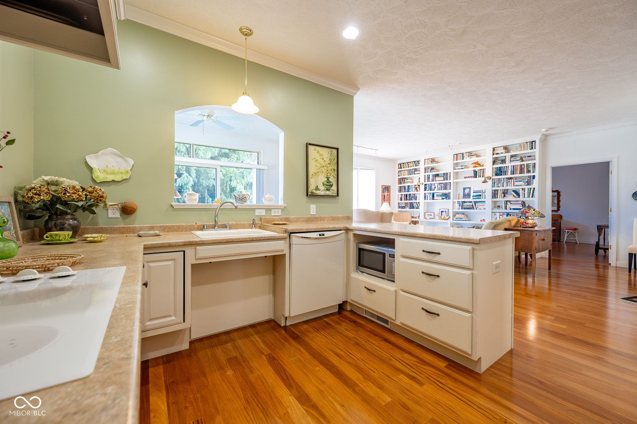 476 Glenview Drive