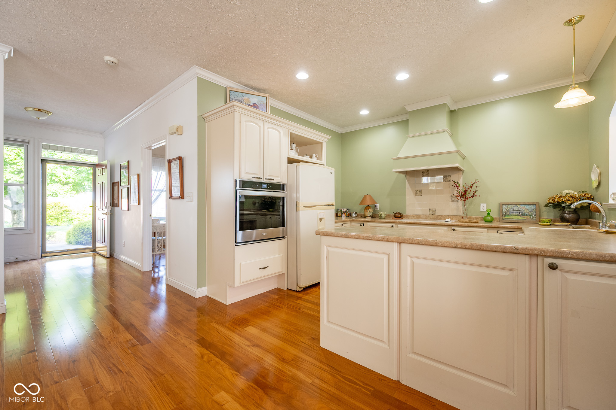 476 Glenview Drive