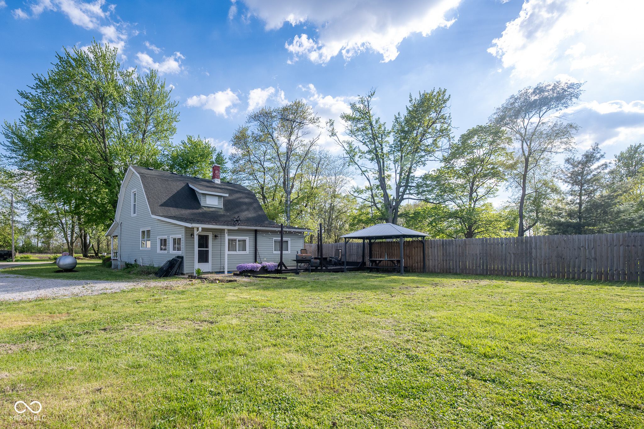 5642 Railroad Avenue