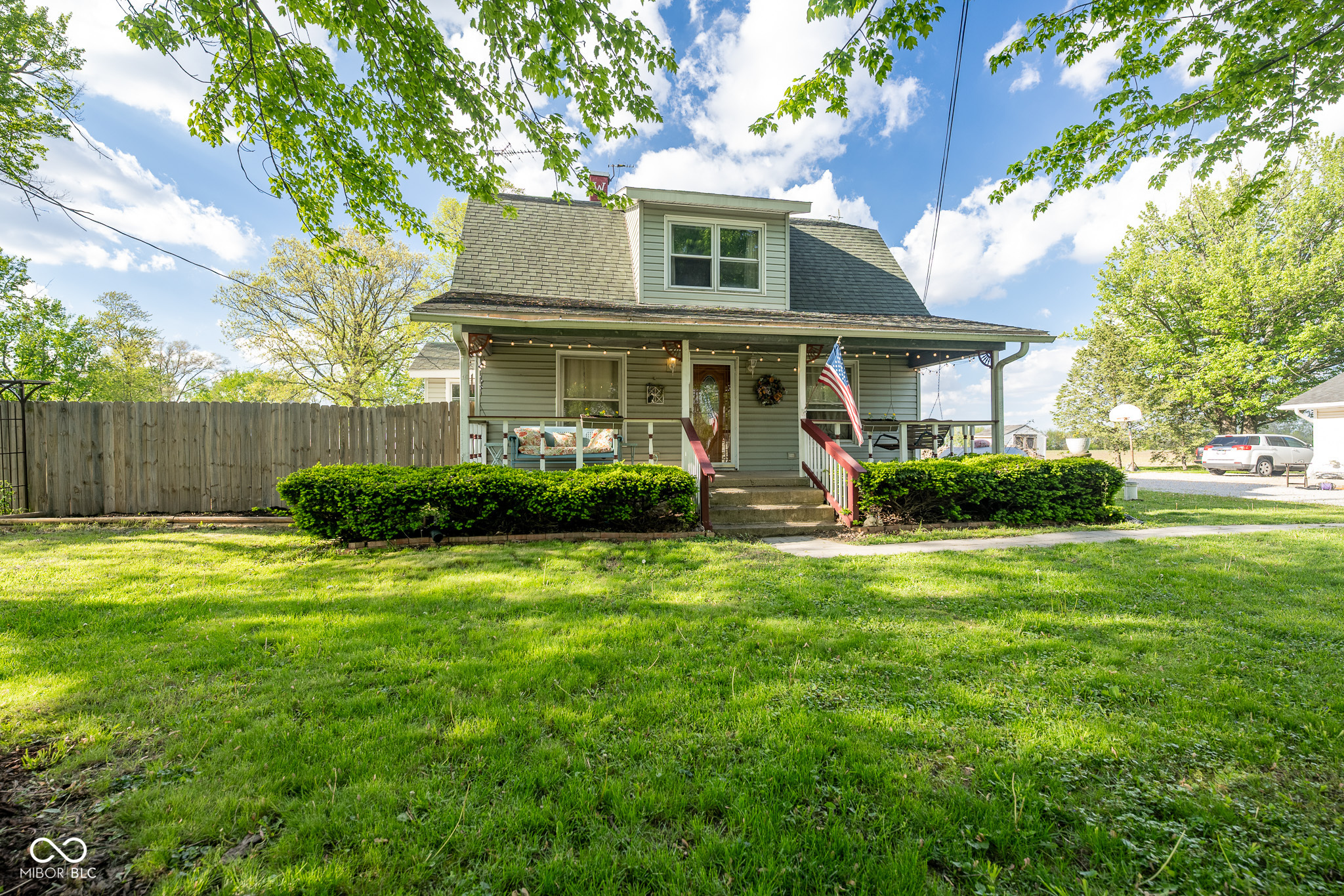 5642 Railroad Avenue
