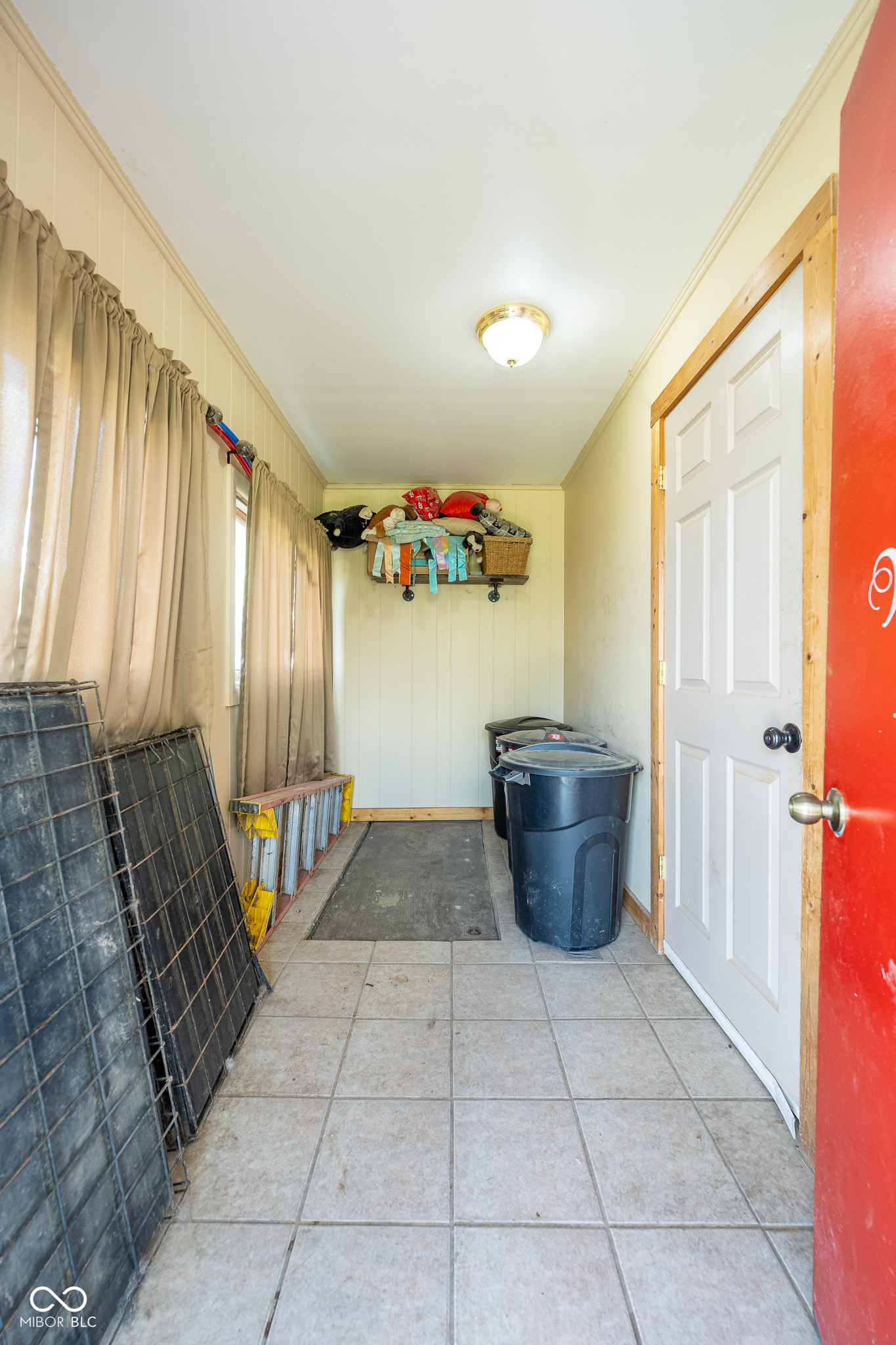 5642 Railroad Avenue