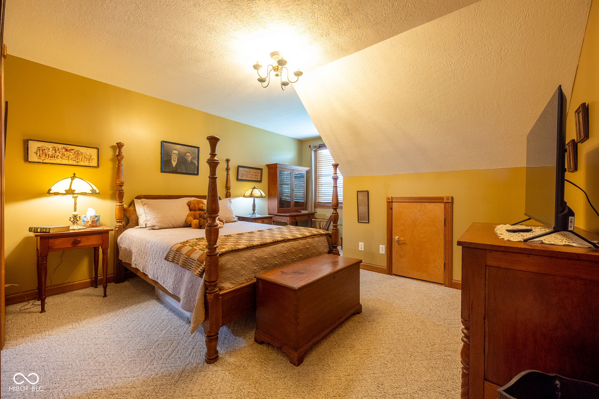 2221 W County Road 500 N