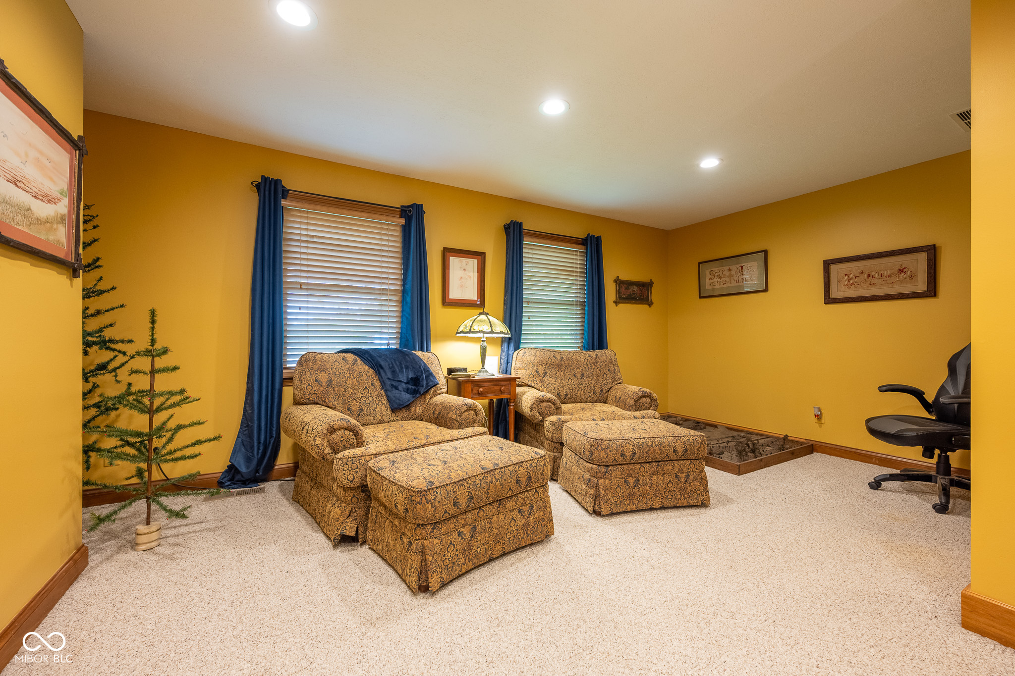 2221 W County Road 500 N