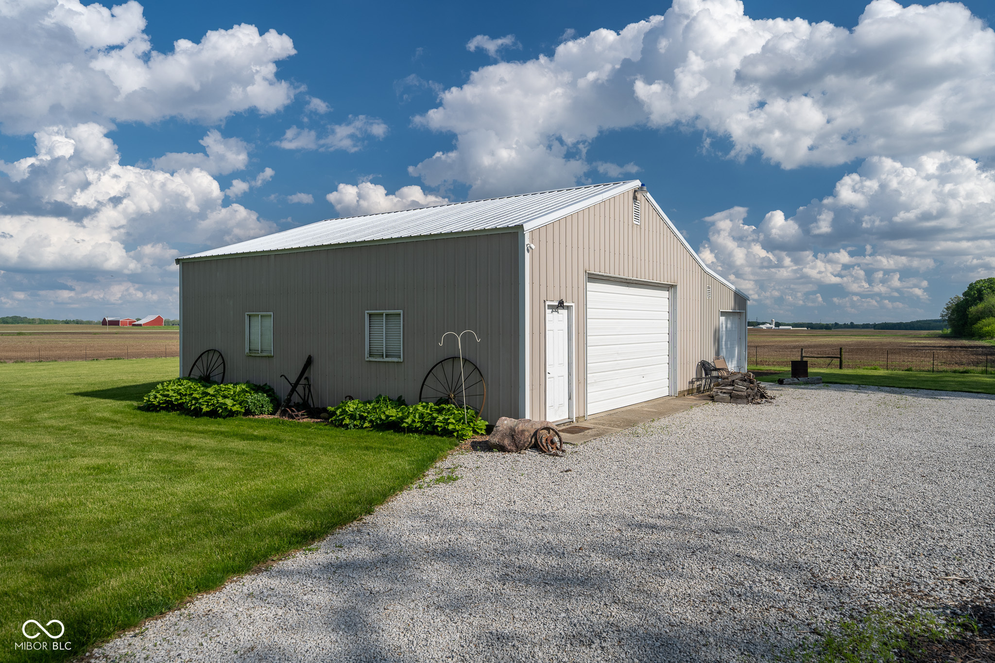 2221 W County Road 500 N