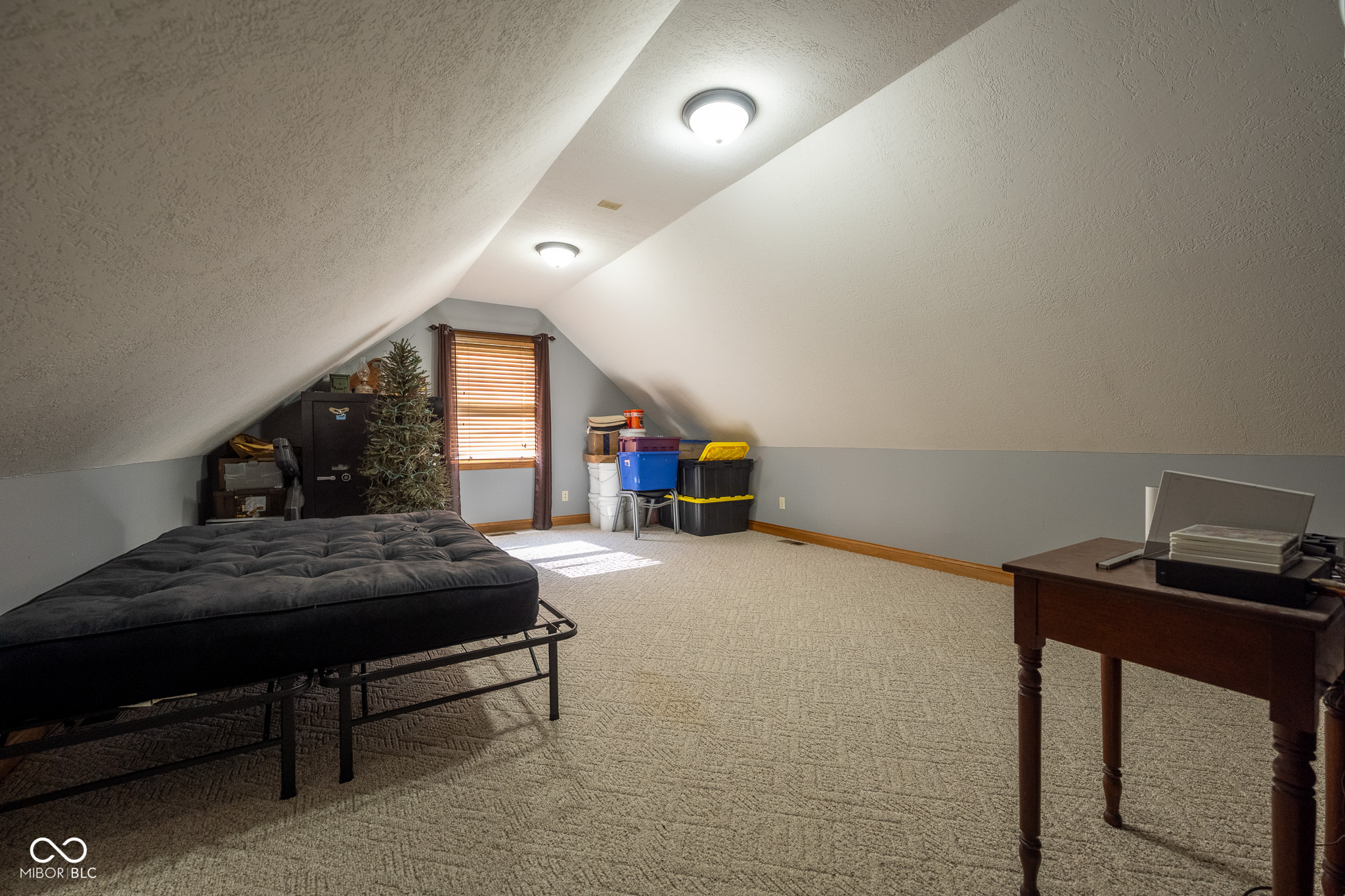 2221 W County Road 500 N