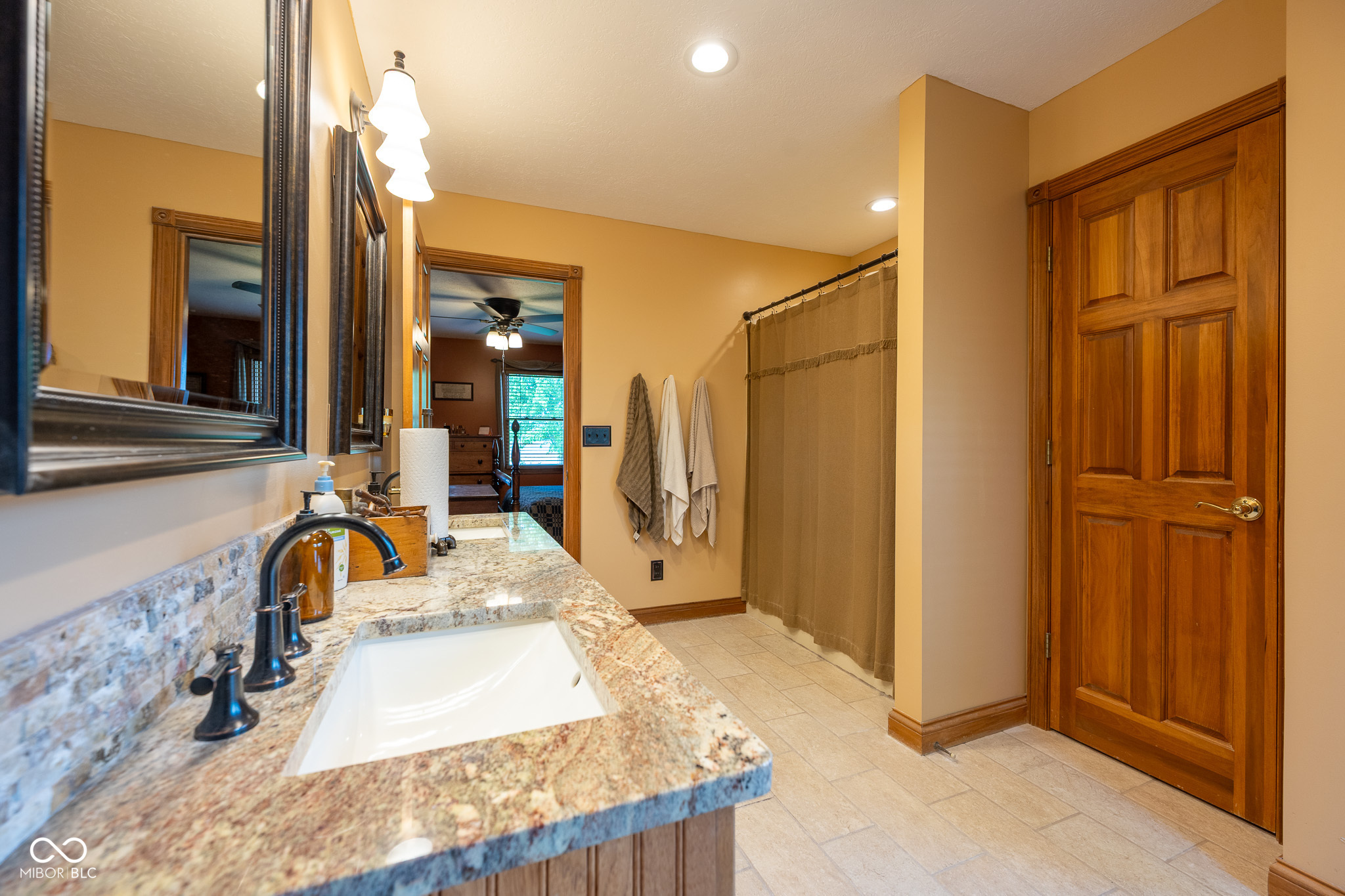 2221 W County Road 500 N