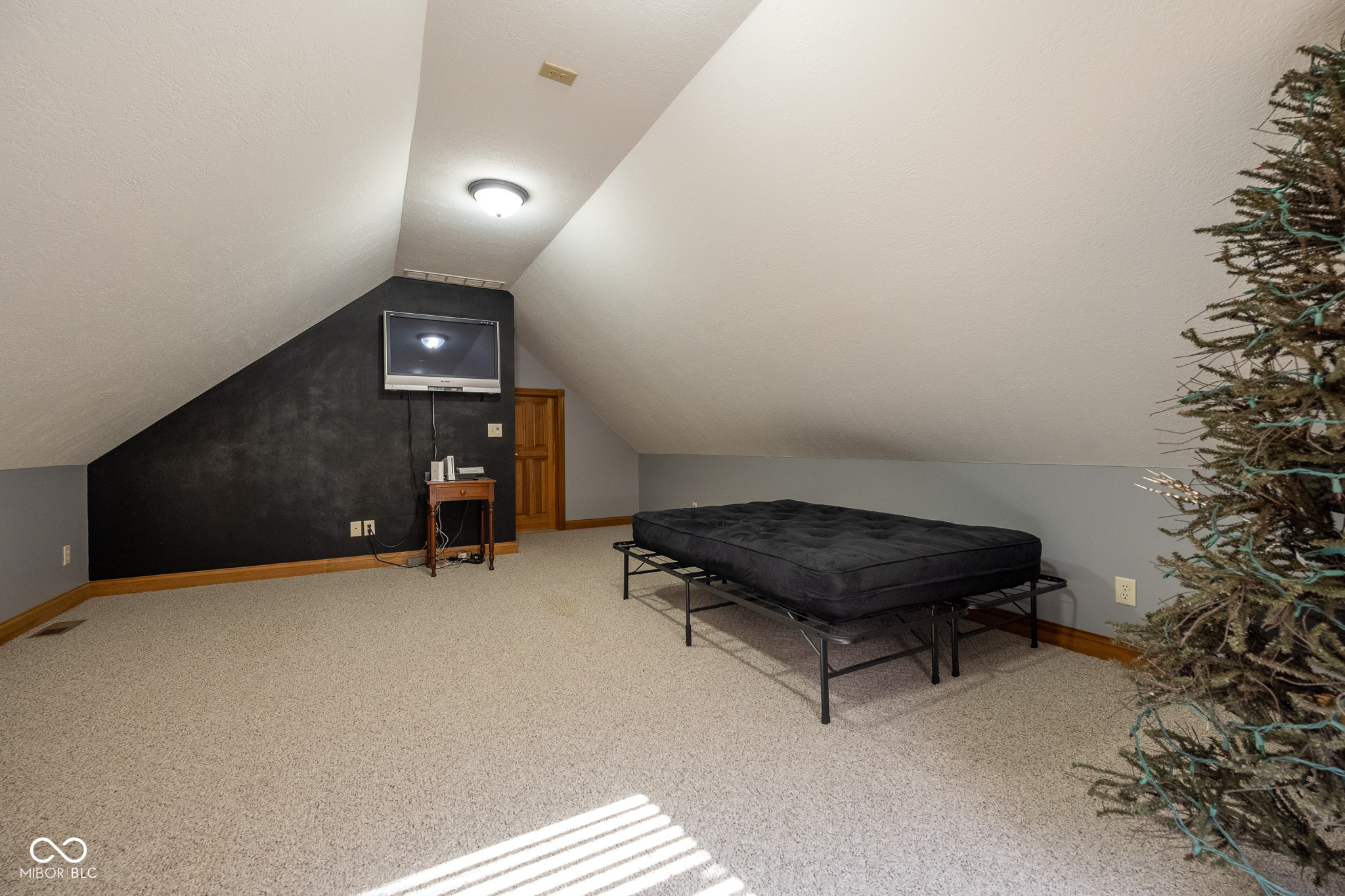 2221 W County Road 500 N