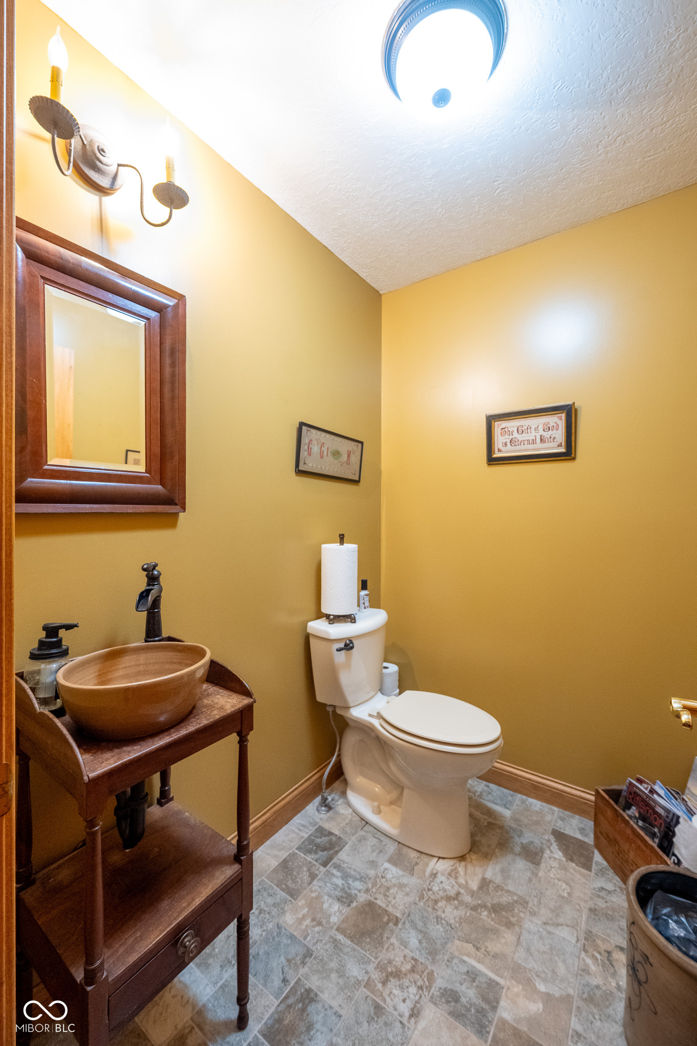 2221 W County Road 500 N