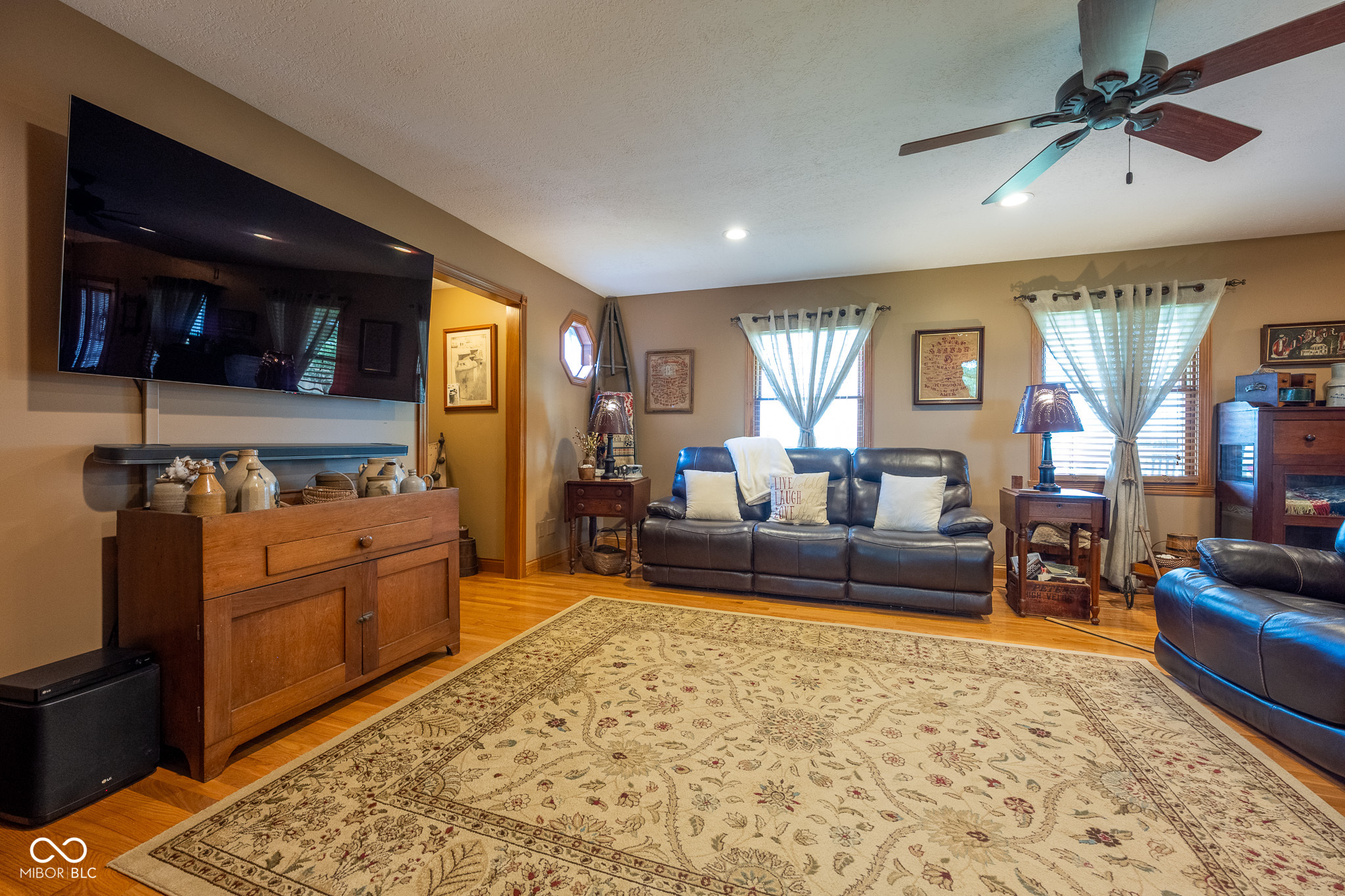 2221 W County Road 500 N