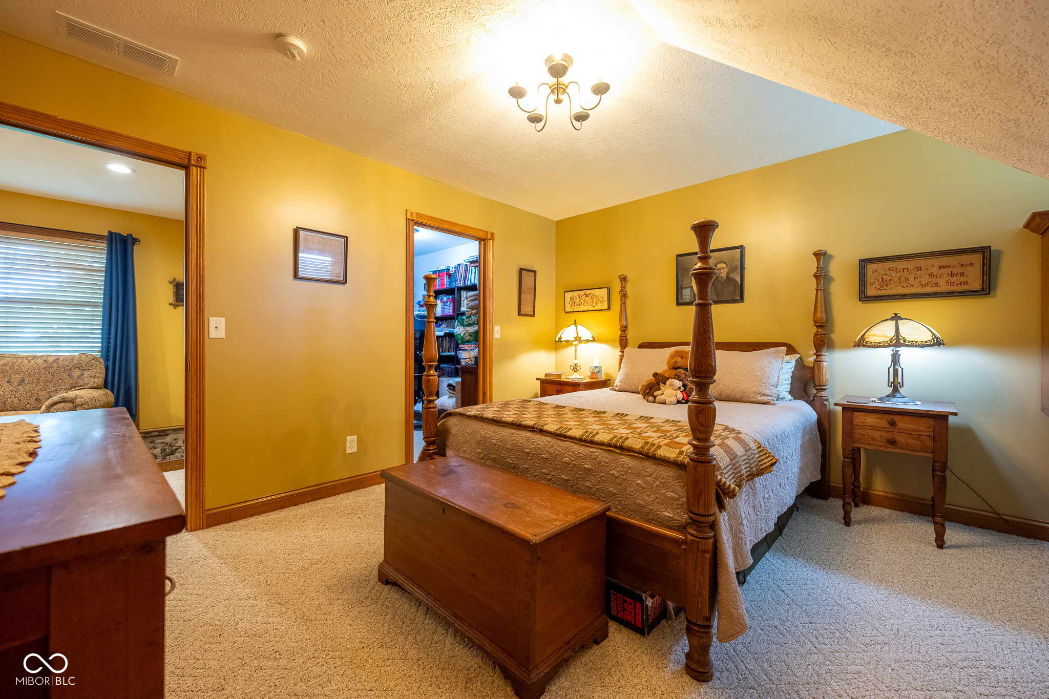 2221 W County Road 500 N