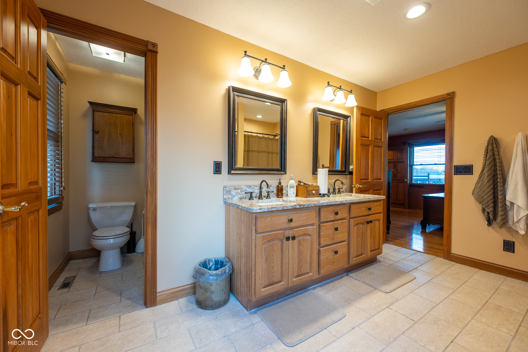 2221 W County Road 500 N