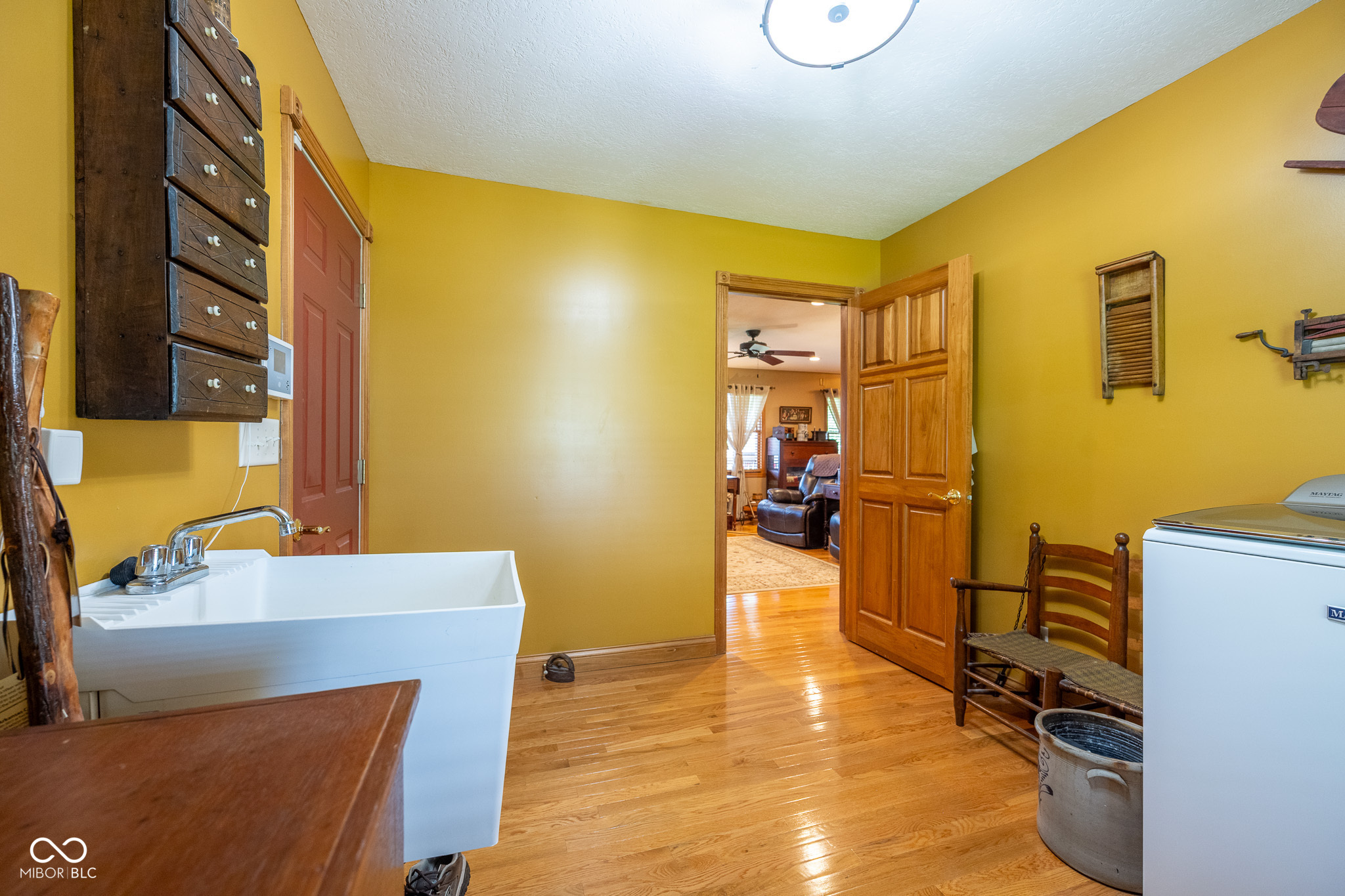 2221 W County Road 500 N