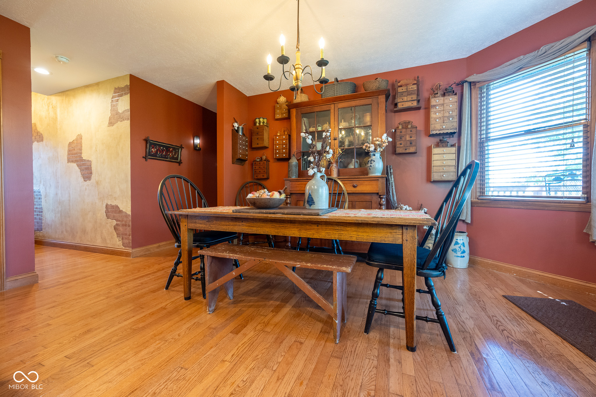 2221 W County Road 500 N