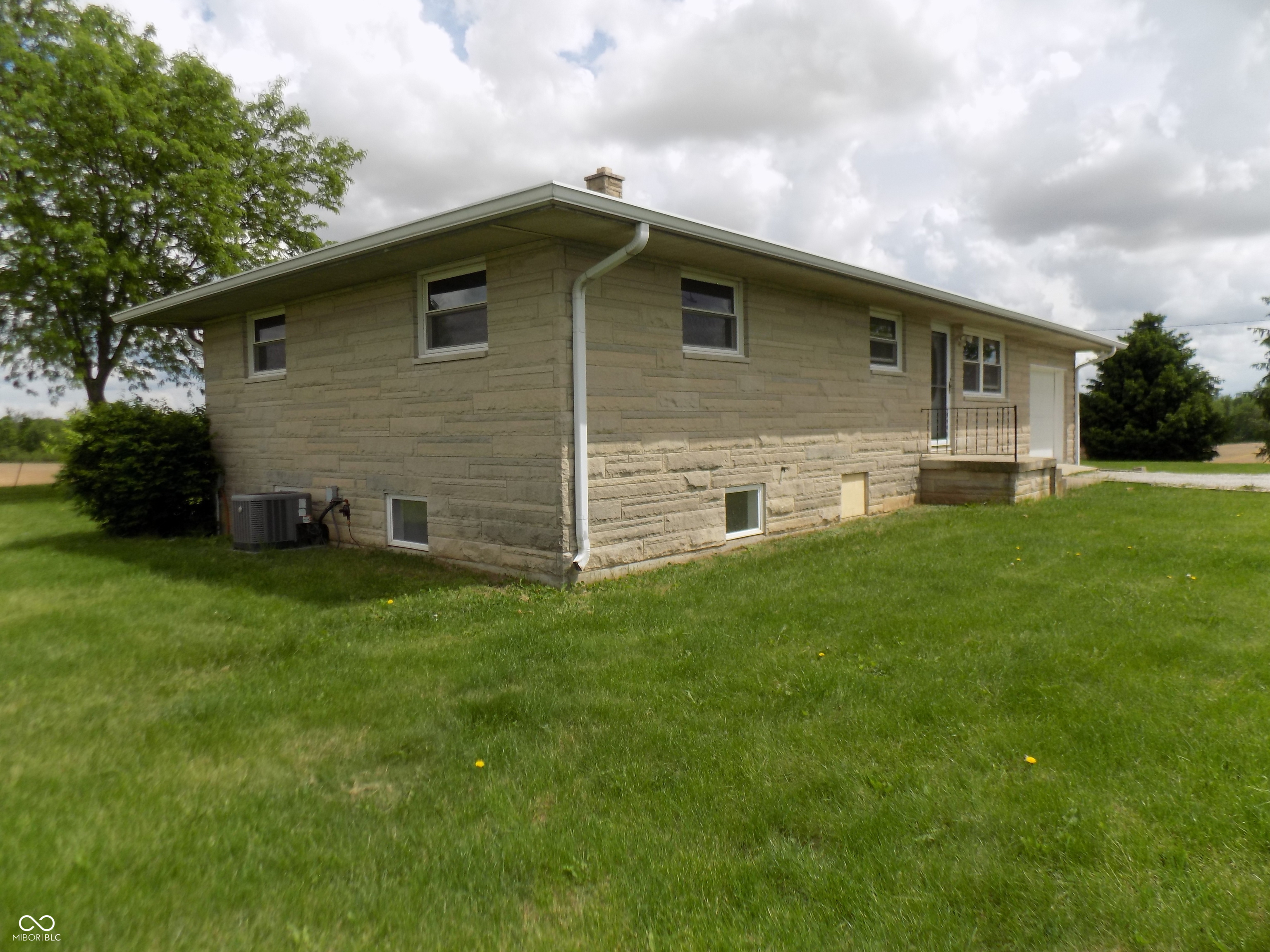 9739 S County Road 825 E