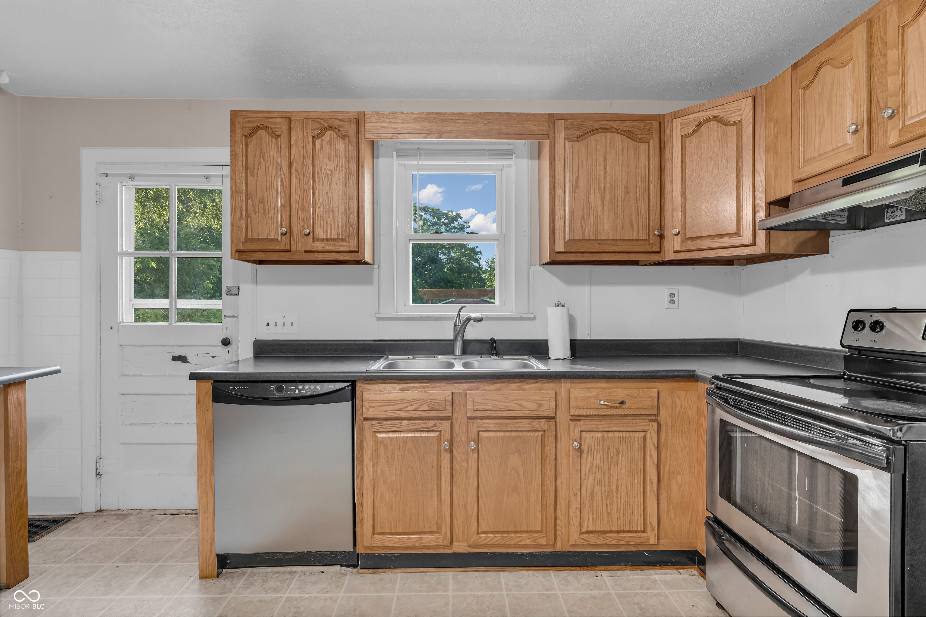 7075 S County Road 445 W