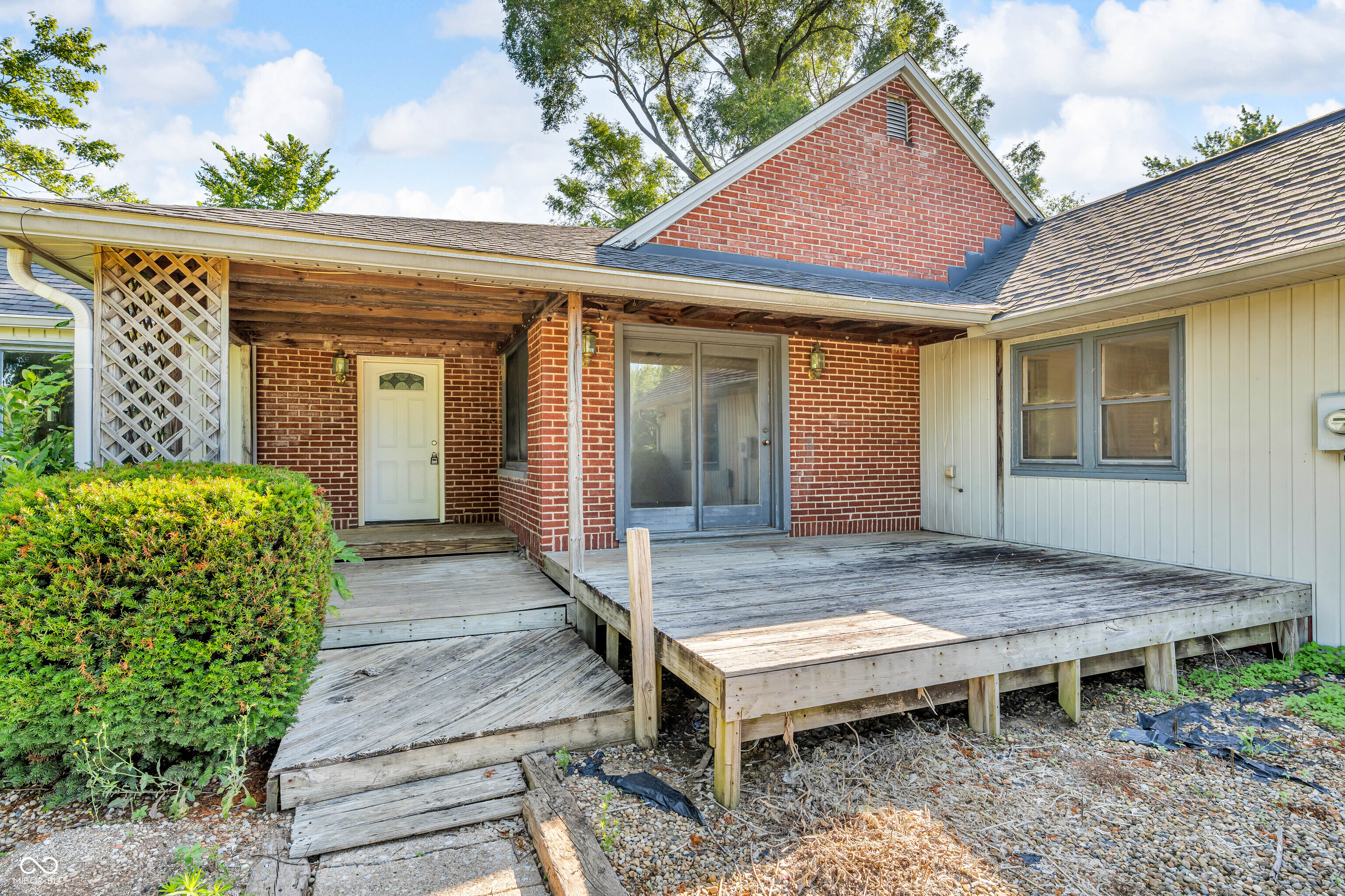 7075 S County Road 445 W
