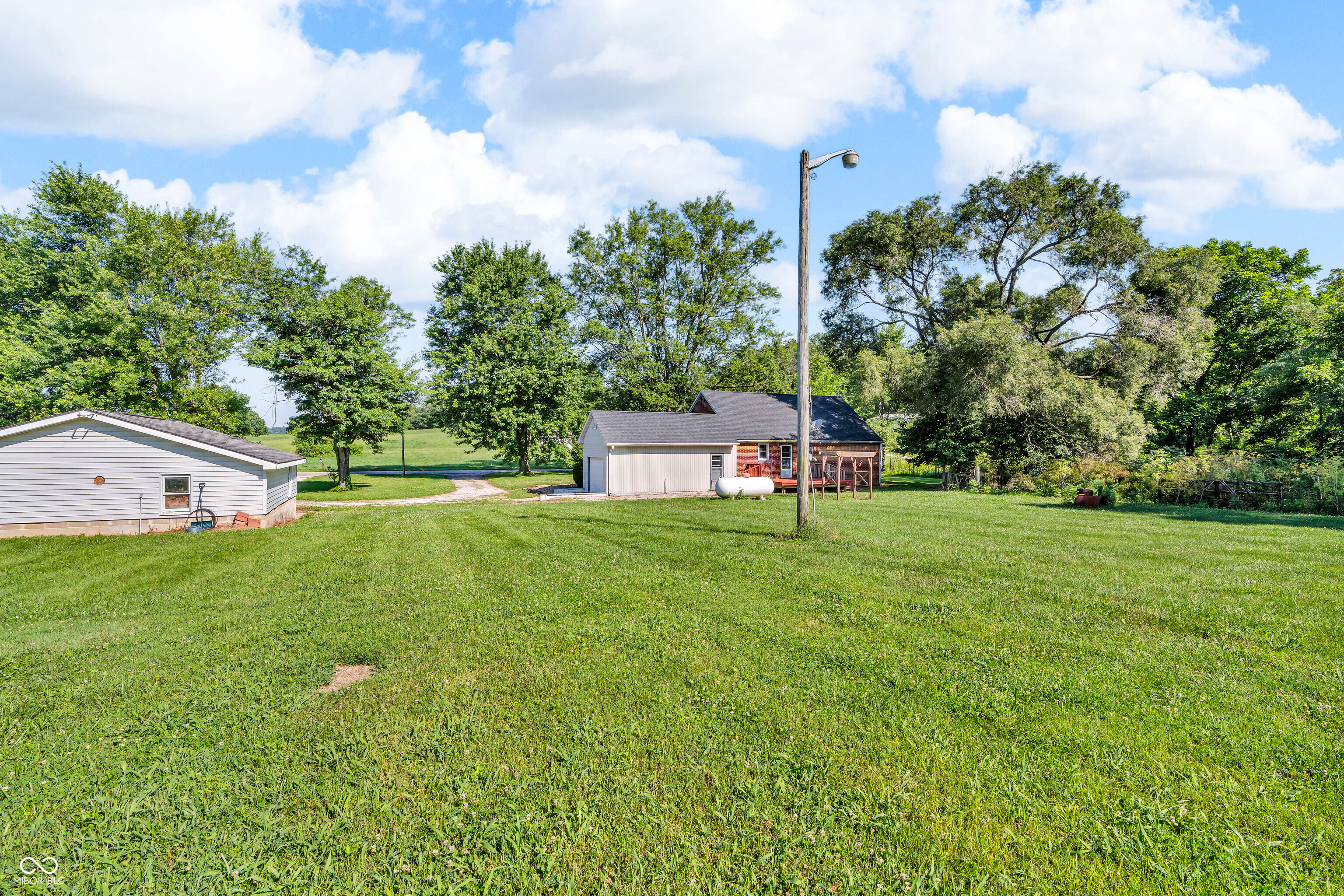 7075 S County Road 445 W