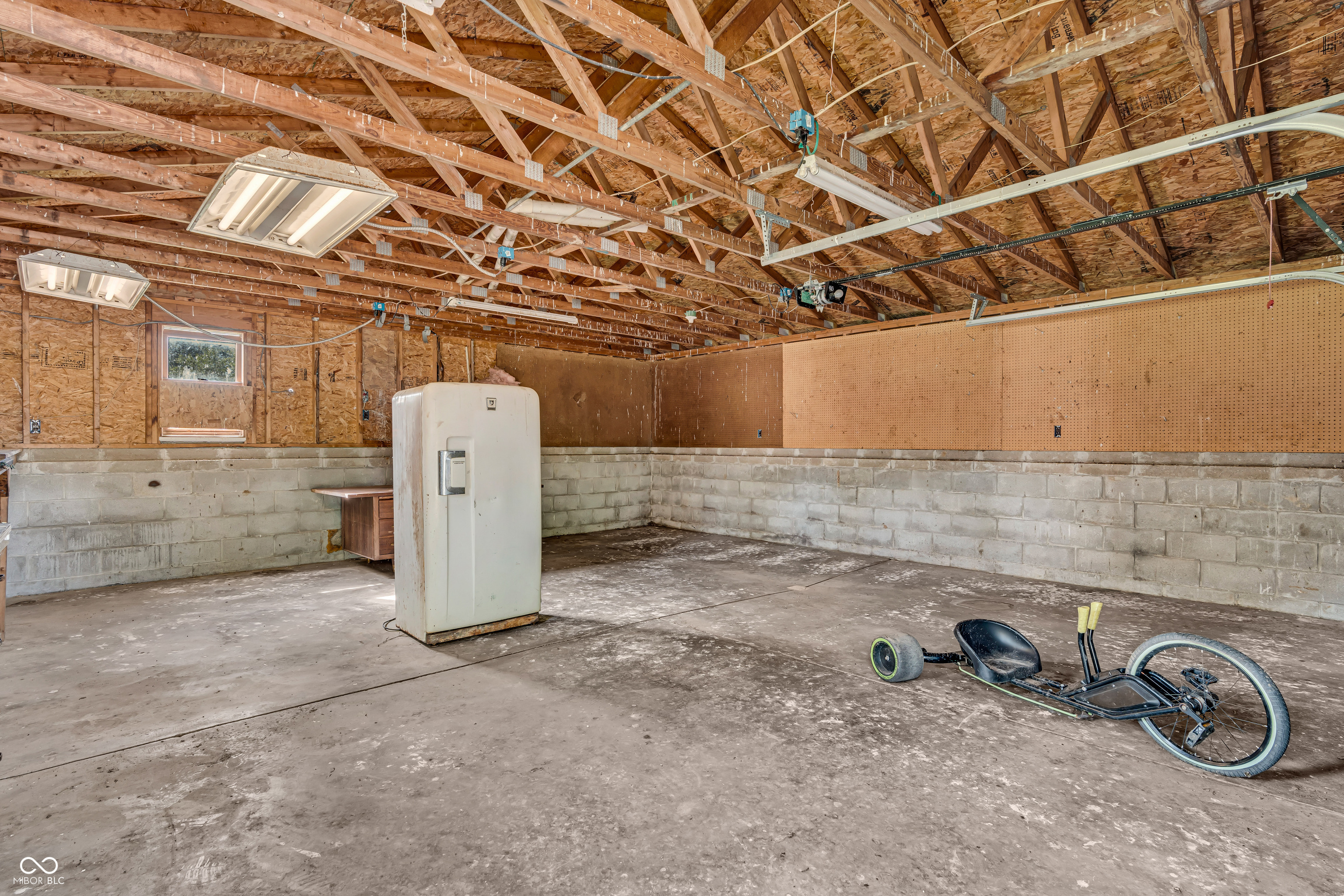 7075 S County Road 445 W