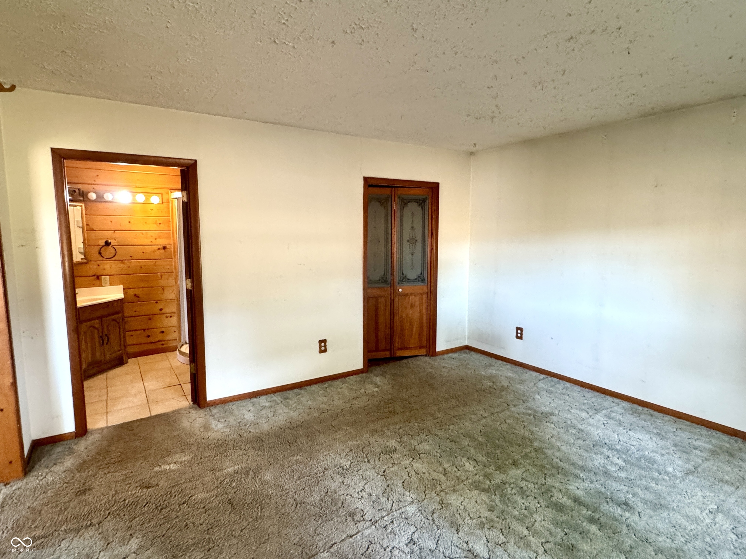 1109 E Us Highway 40