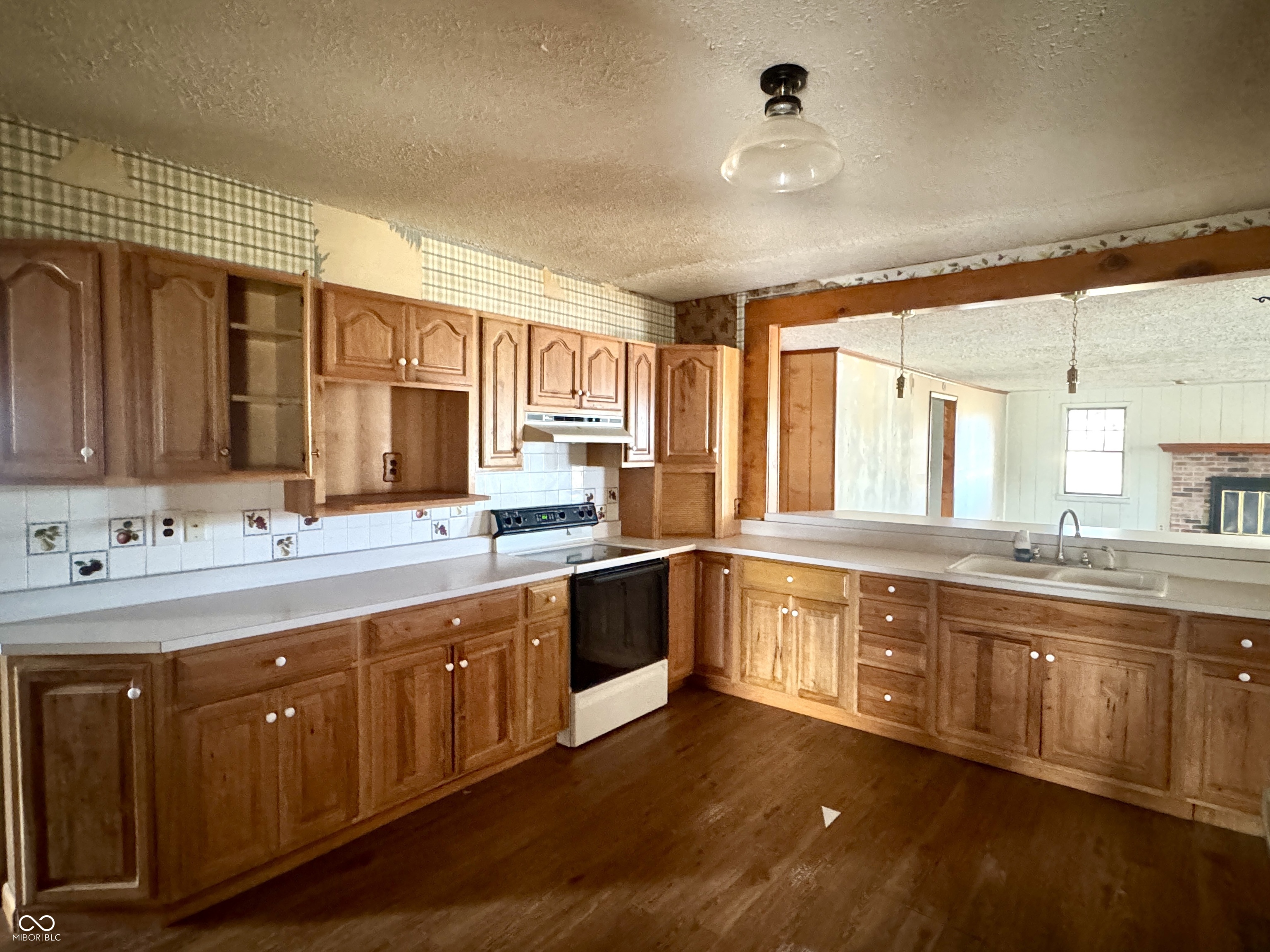 1109 E Us Highway 40