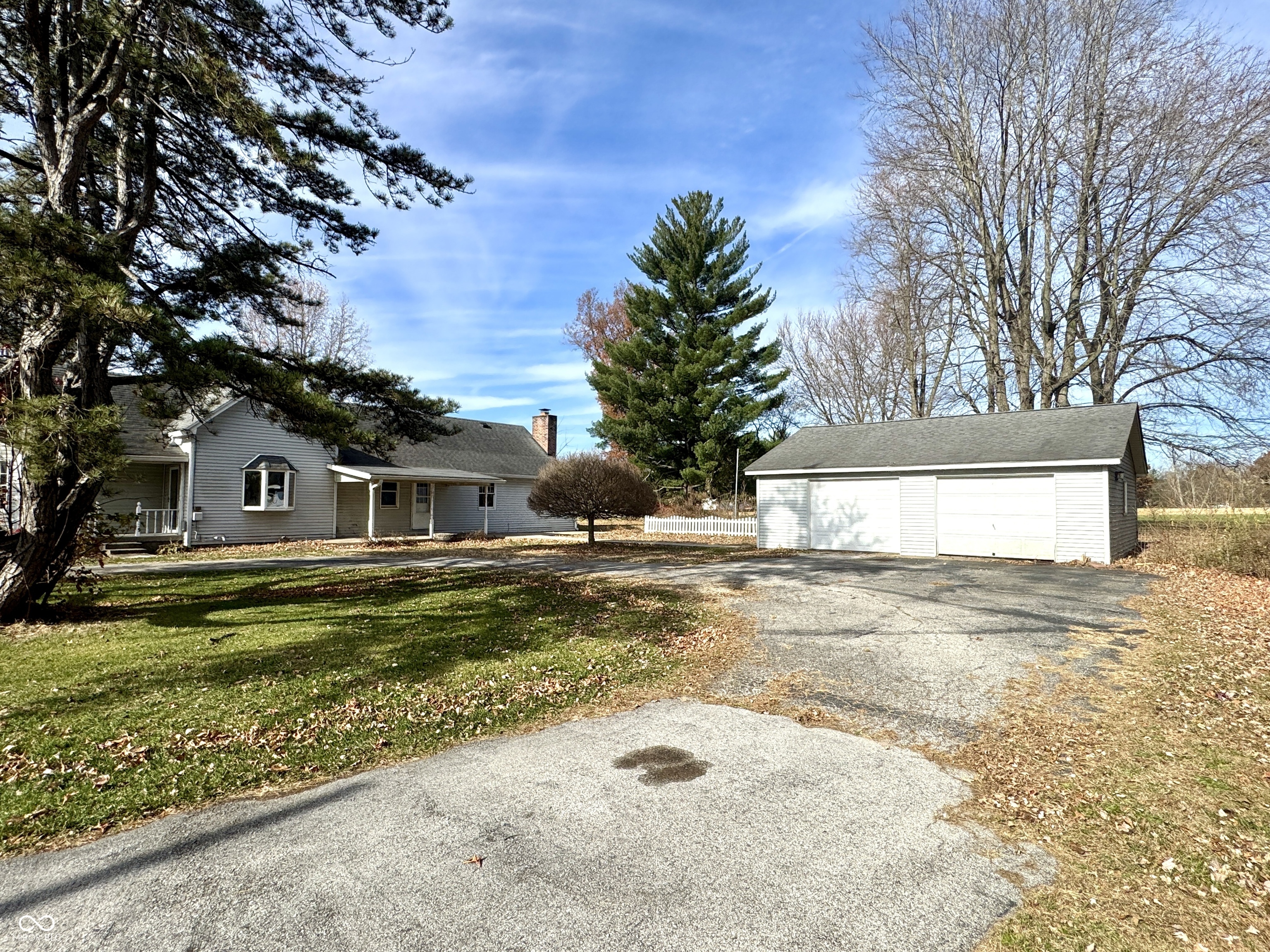 1109 E Us Highway 40