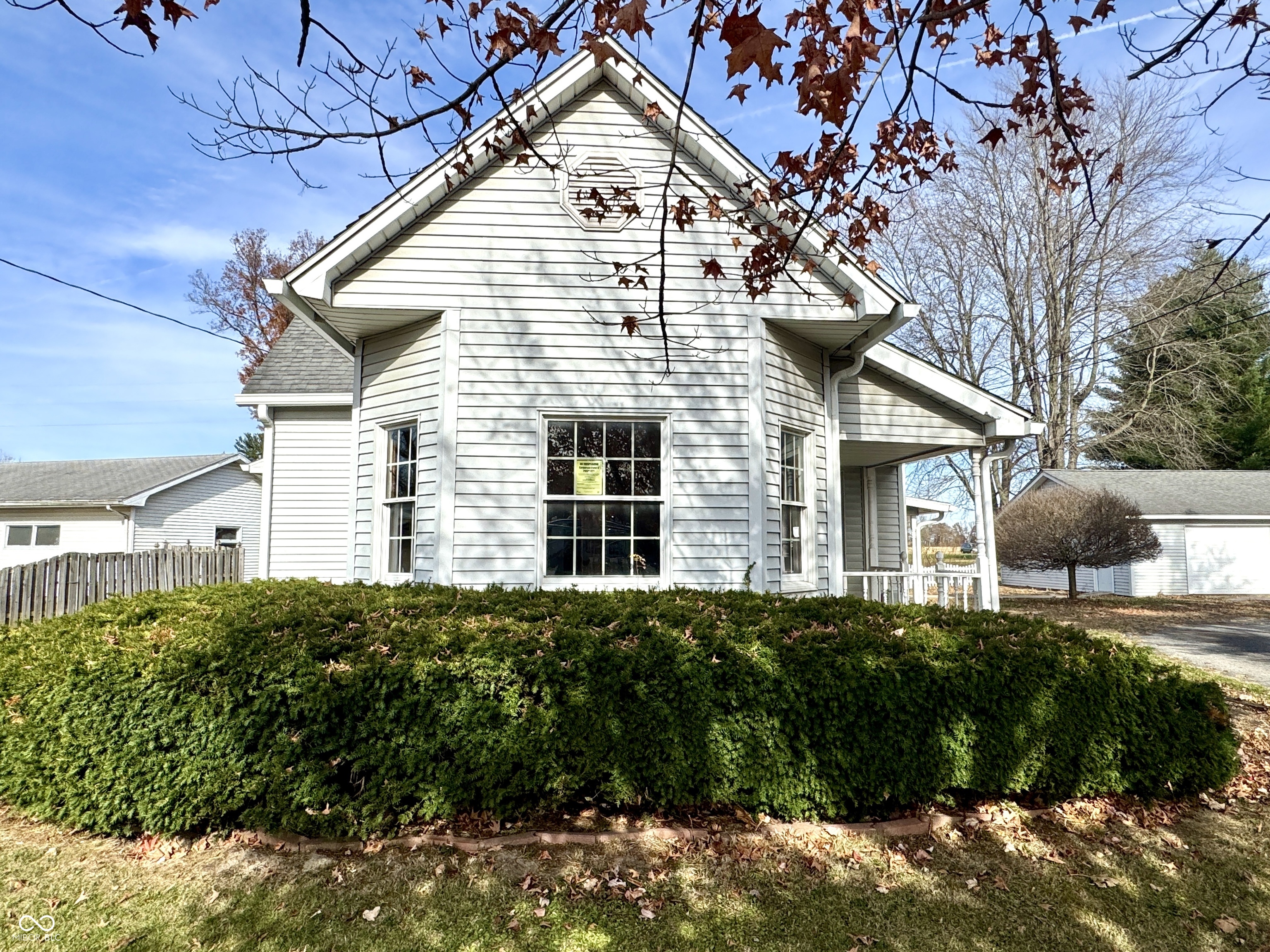 1109 E Us Highway 40