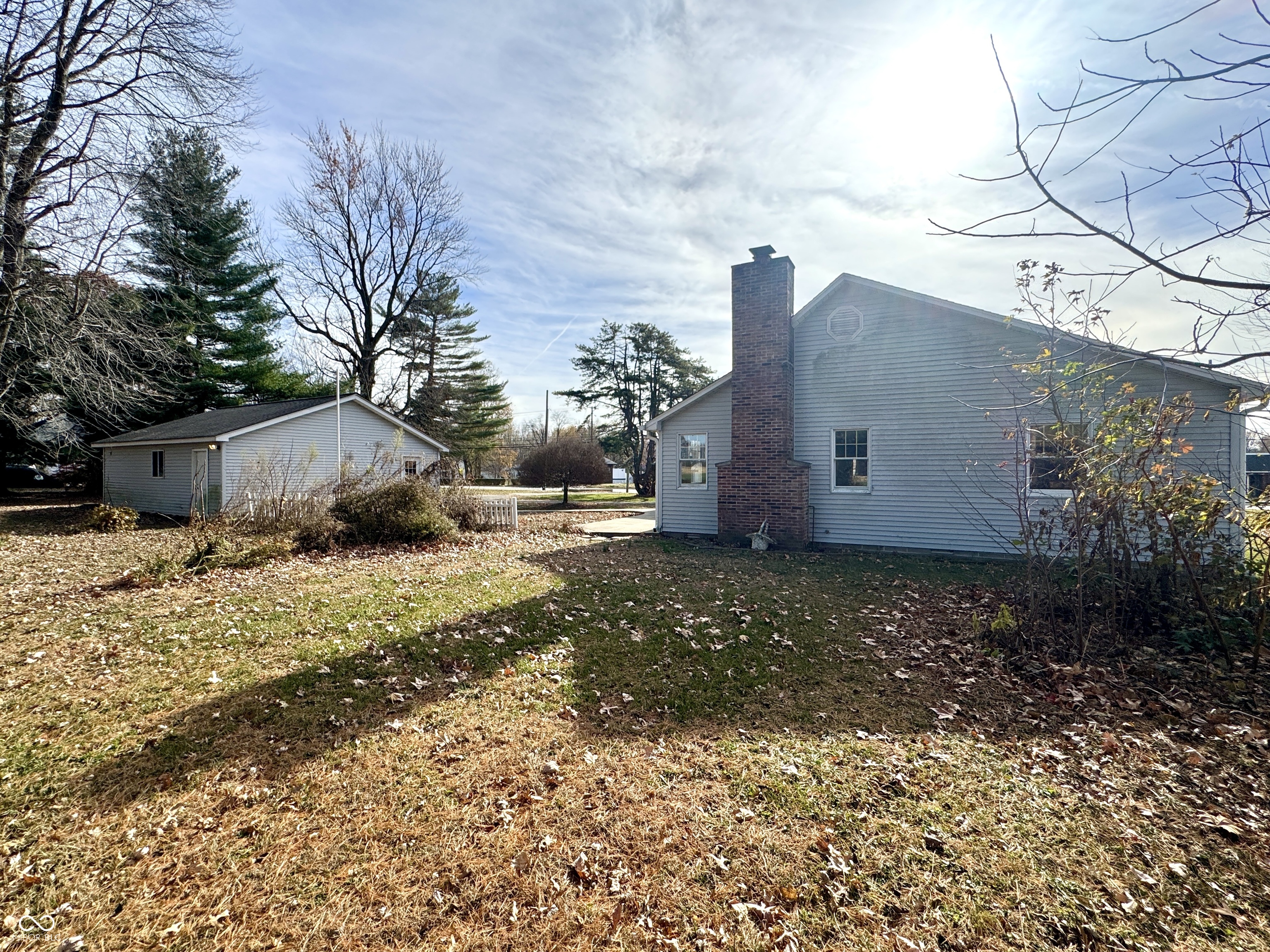 1109 E Us Highway 40