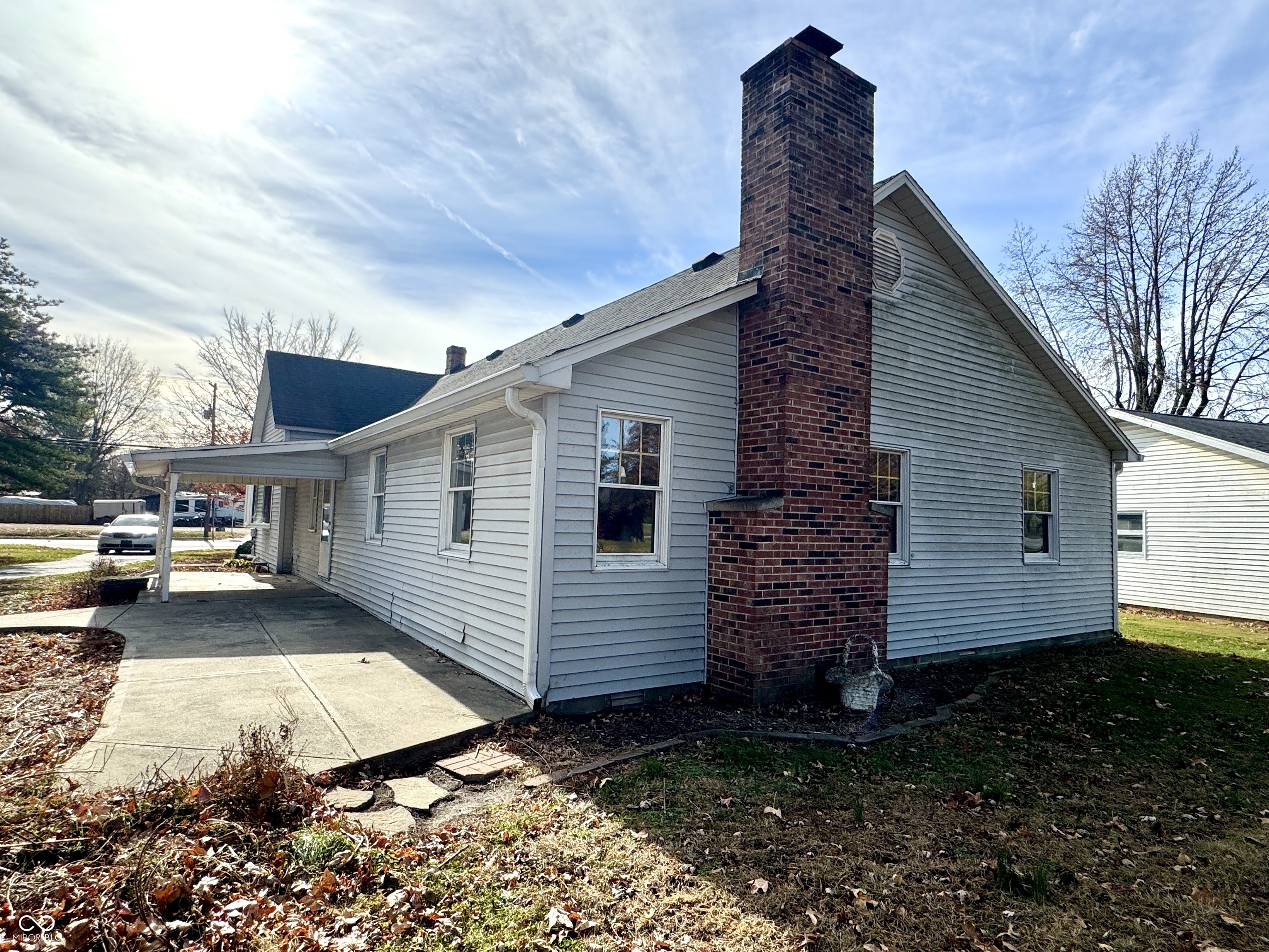 1109 E Us Highway 40