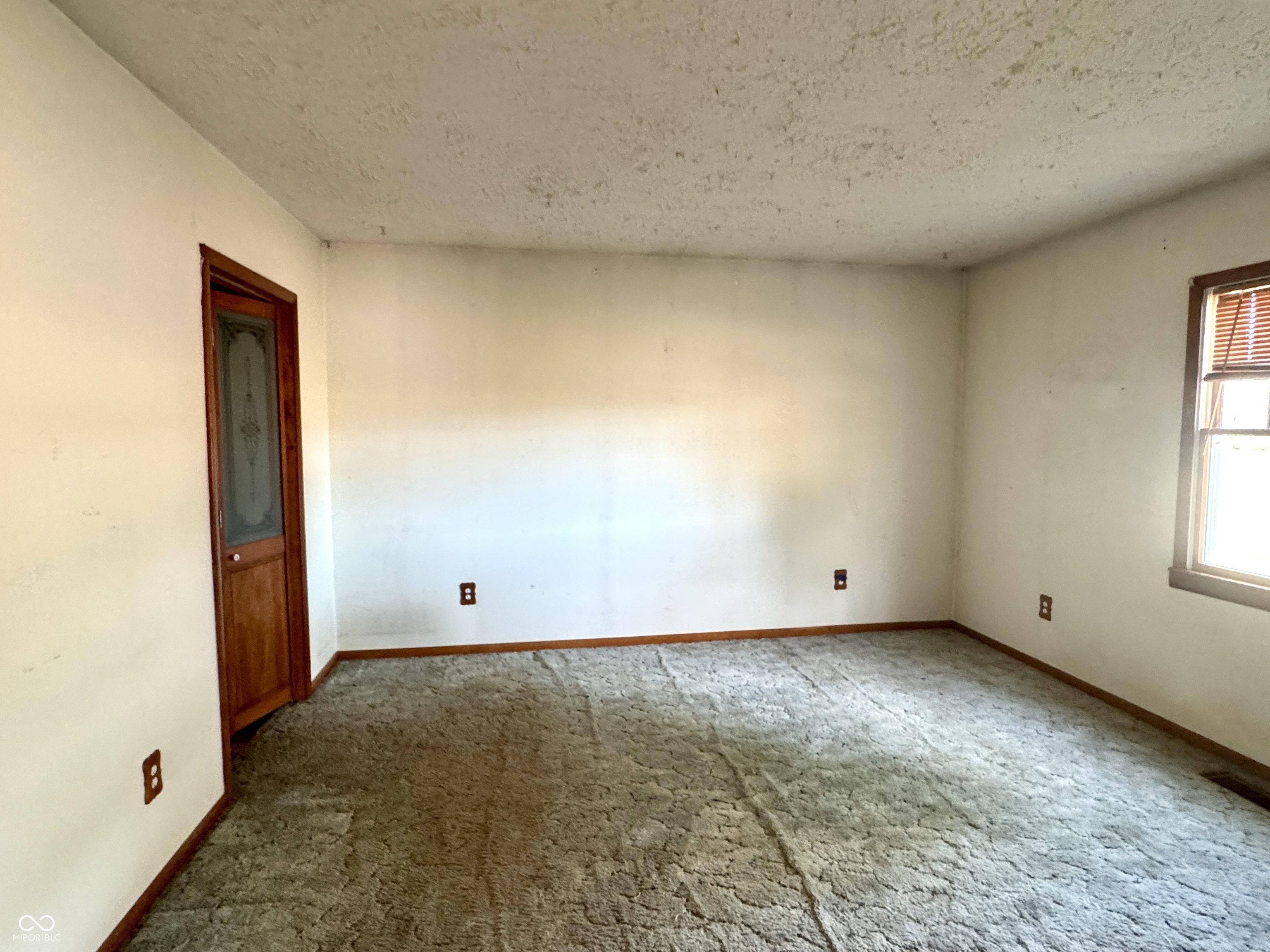 1109 E Us Highway 40