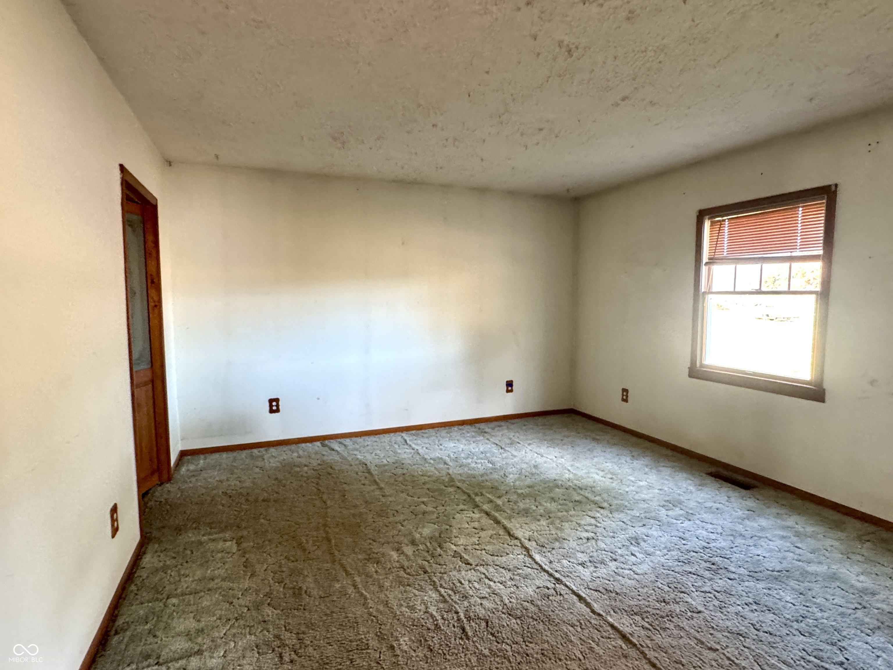 1109 E Us Highway 40