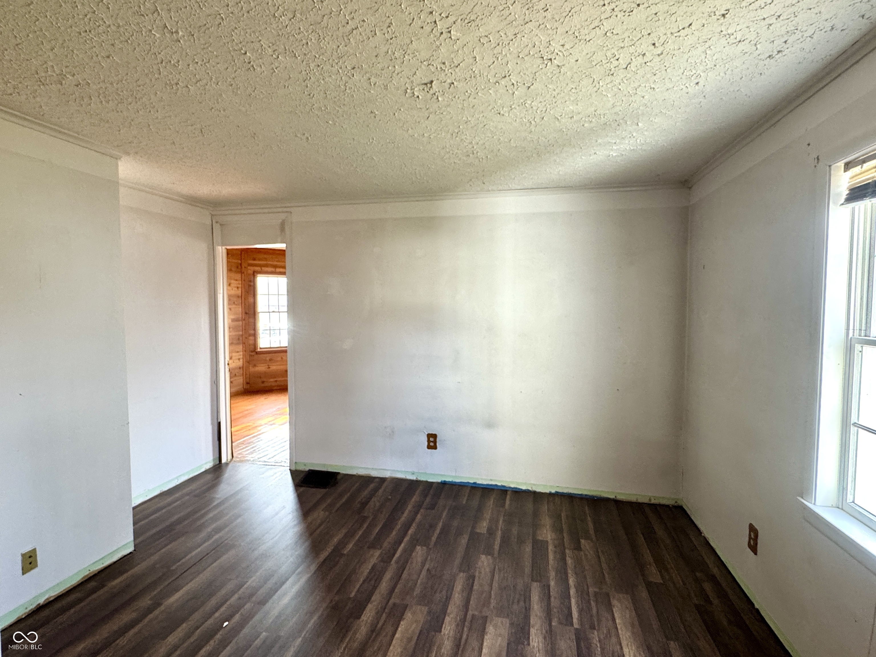 1109 E Us Highway 40