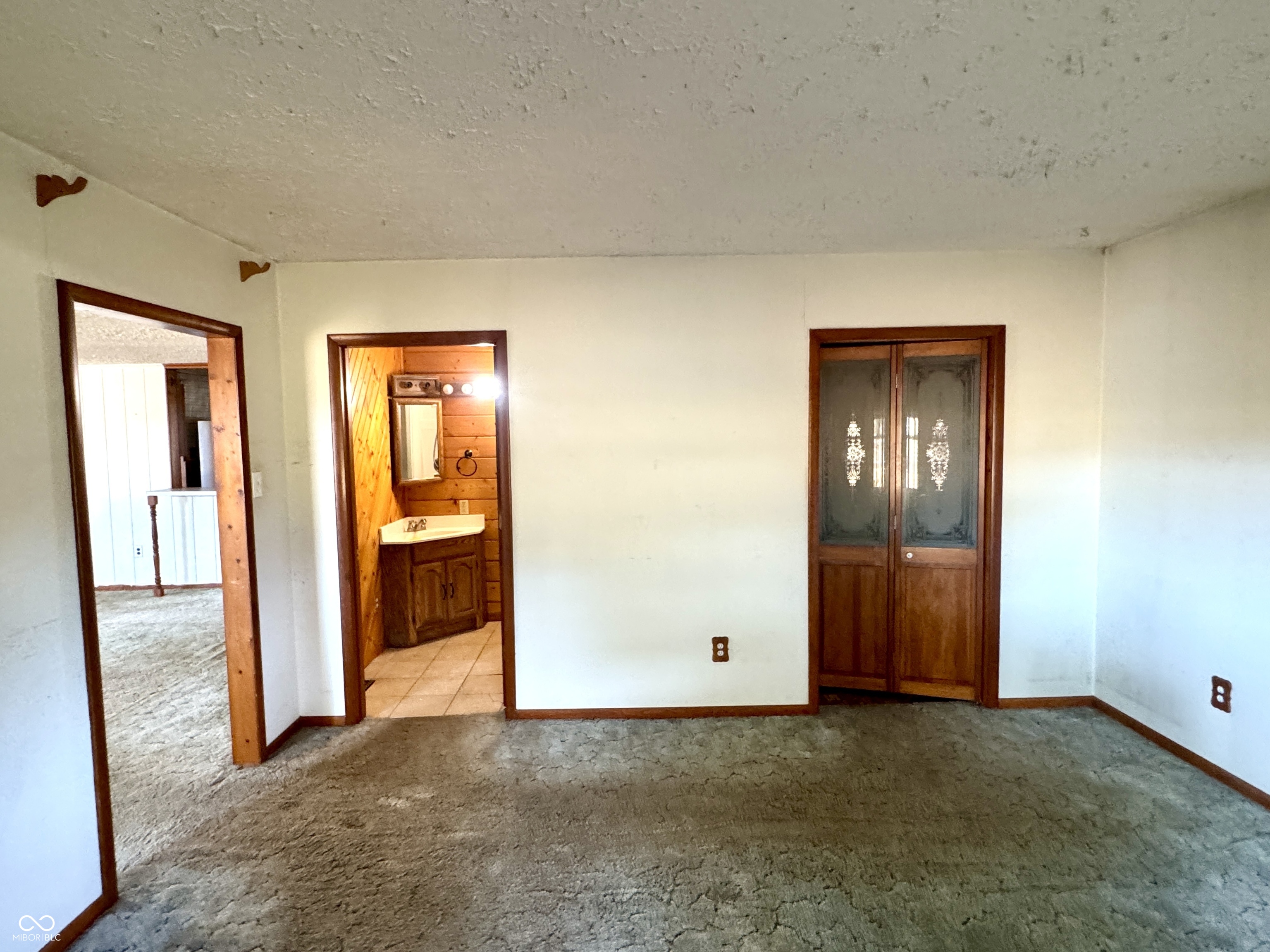 1109 E Us Highway 40