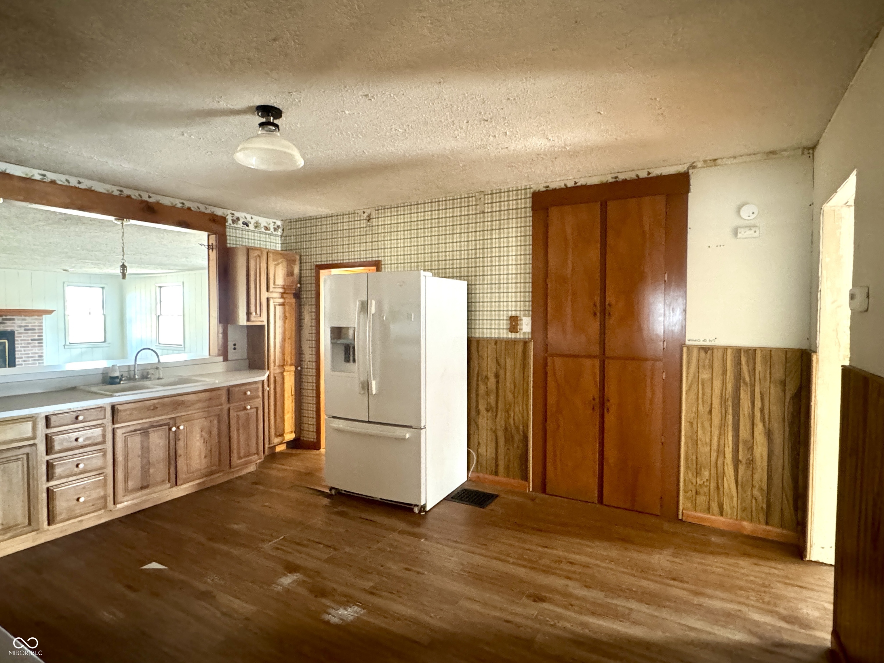 1109 E Us Highway 40