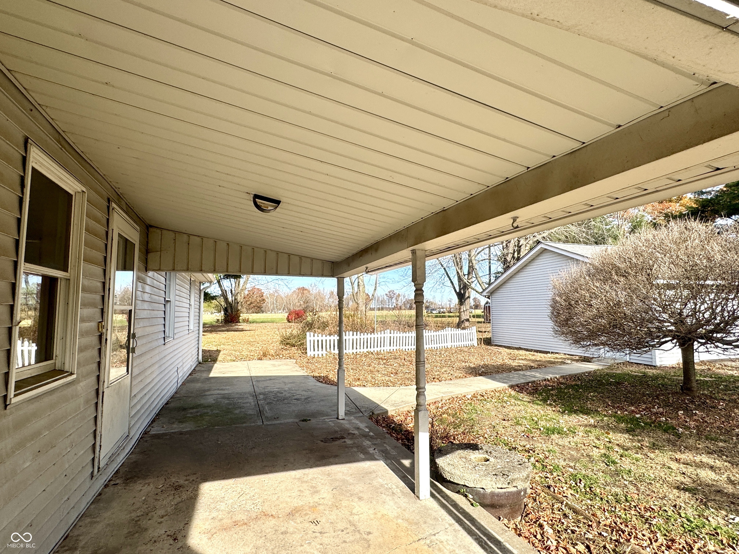 1109 E Us Highway 40