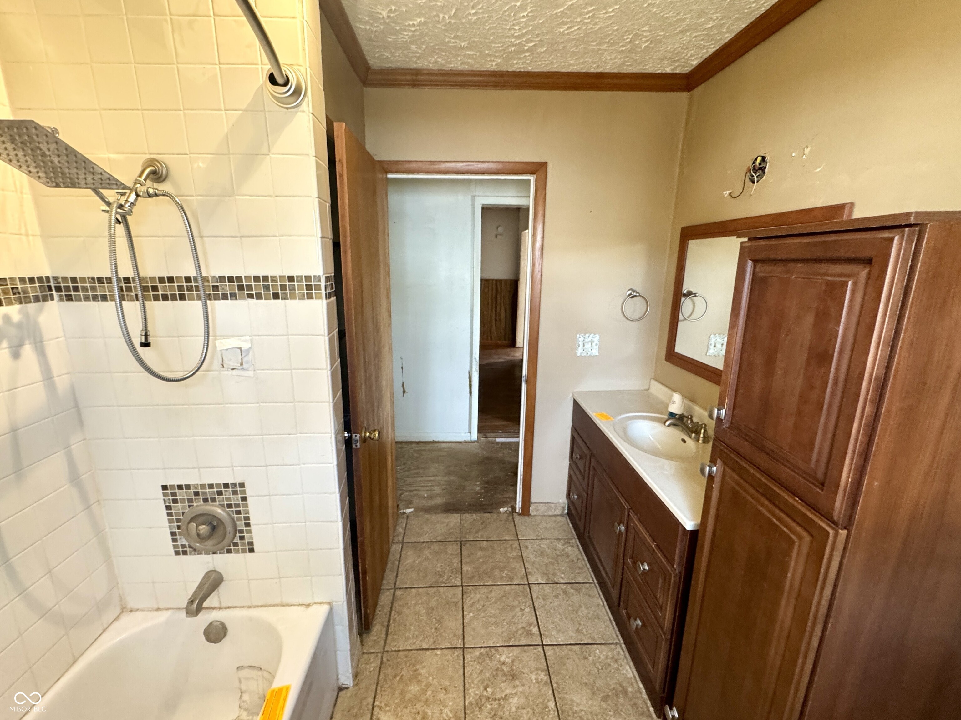 1109 E Us Highway 40
