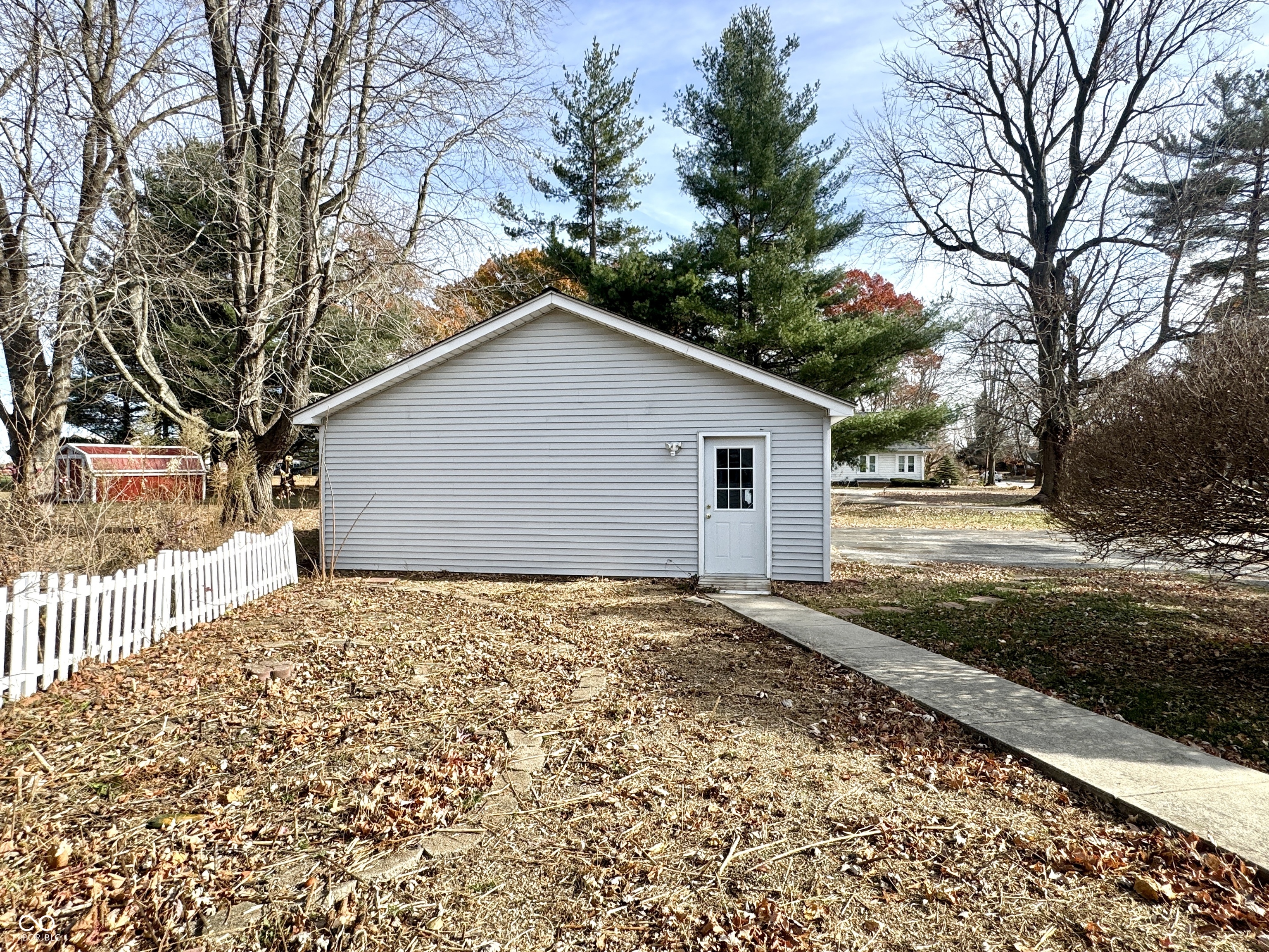 1109 E Us Highway 40