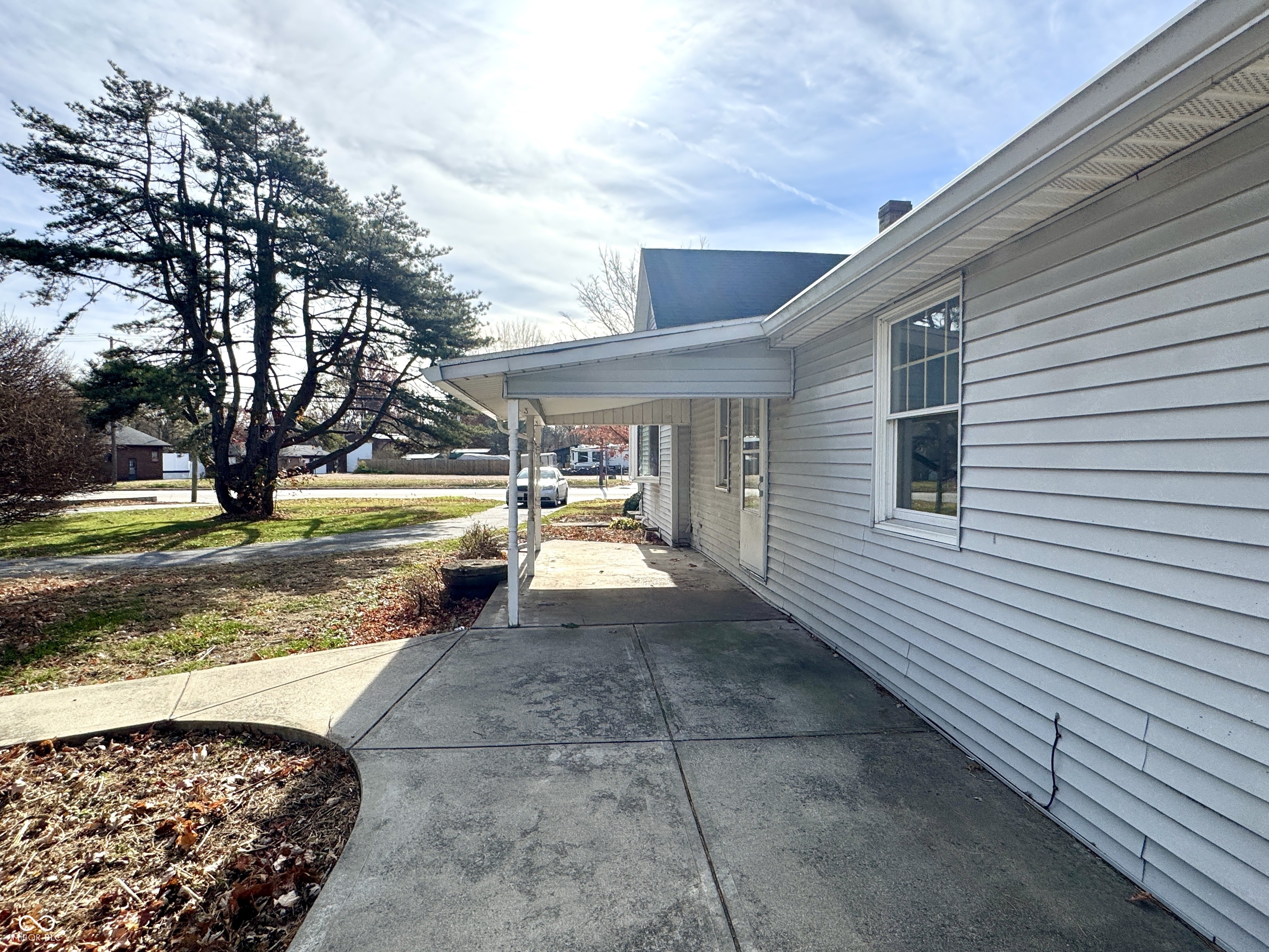 1109 E Us Highway 40